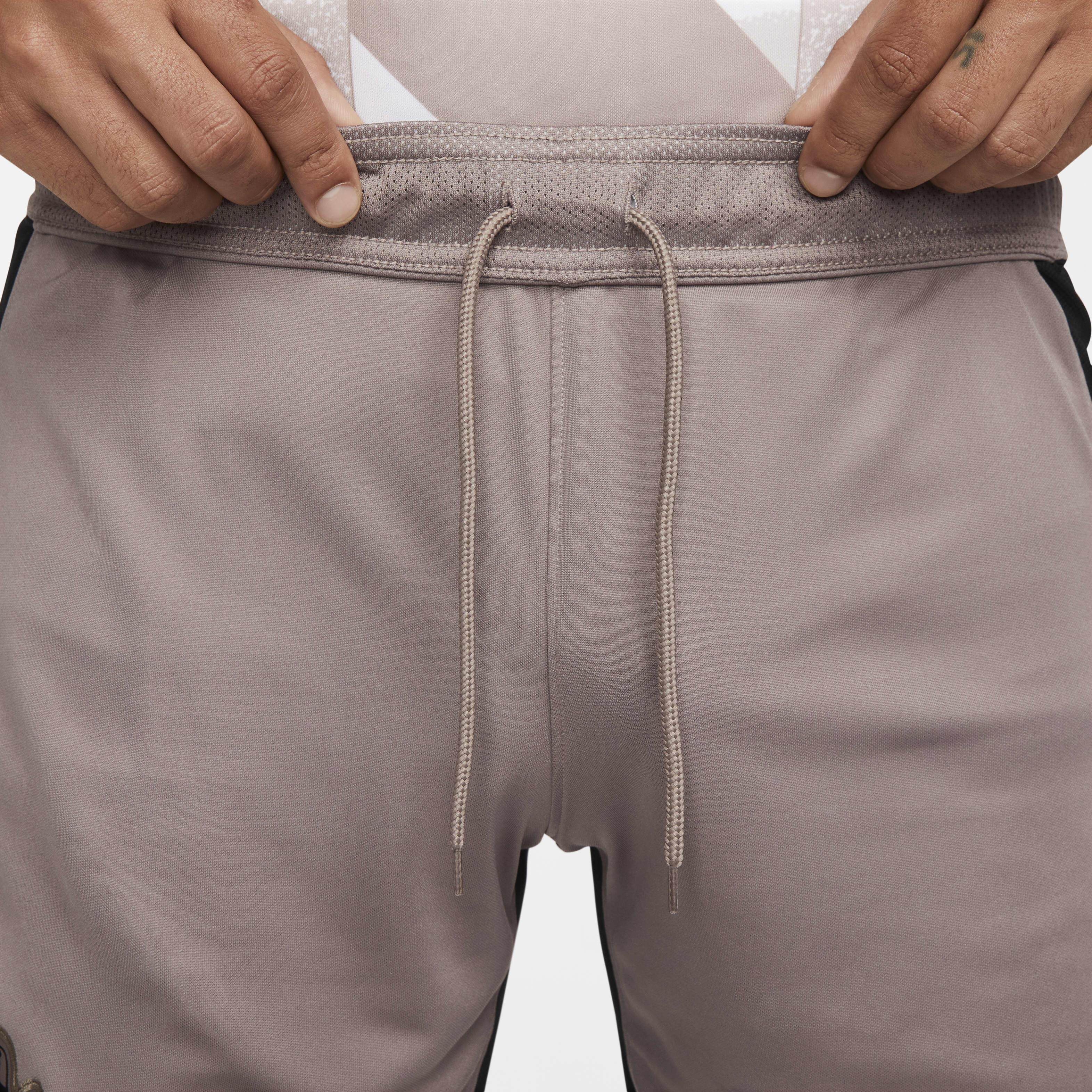 Tottenham Hotspur 2023/24 Stadium Third image number 3