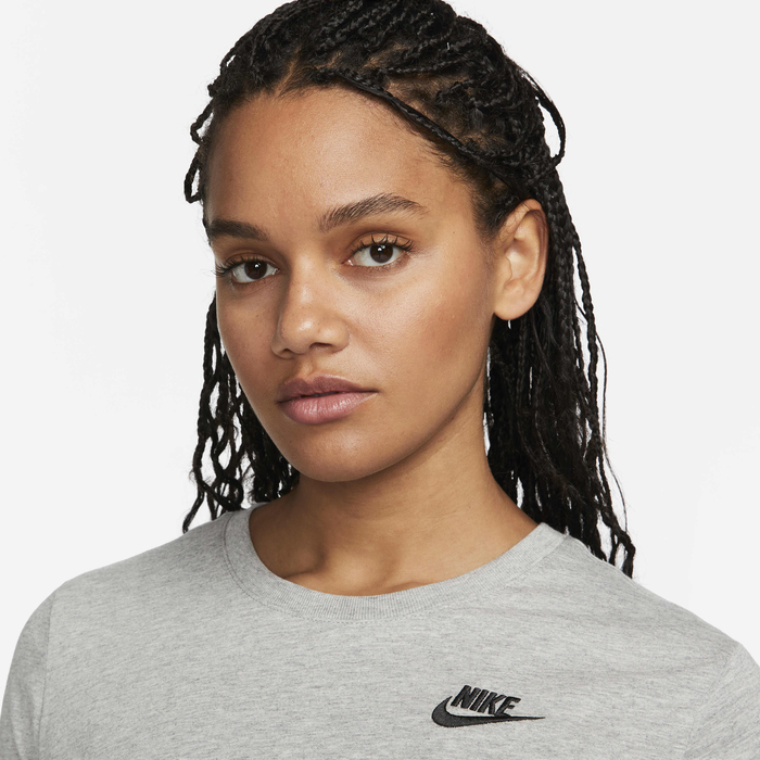 Nike Sportswear Club Essentials image number 2 Nike Sportswear Club Essentials image number 2
