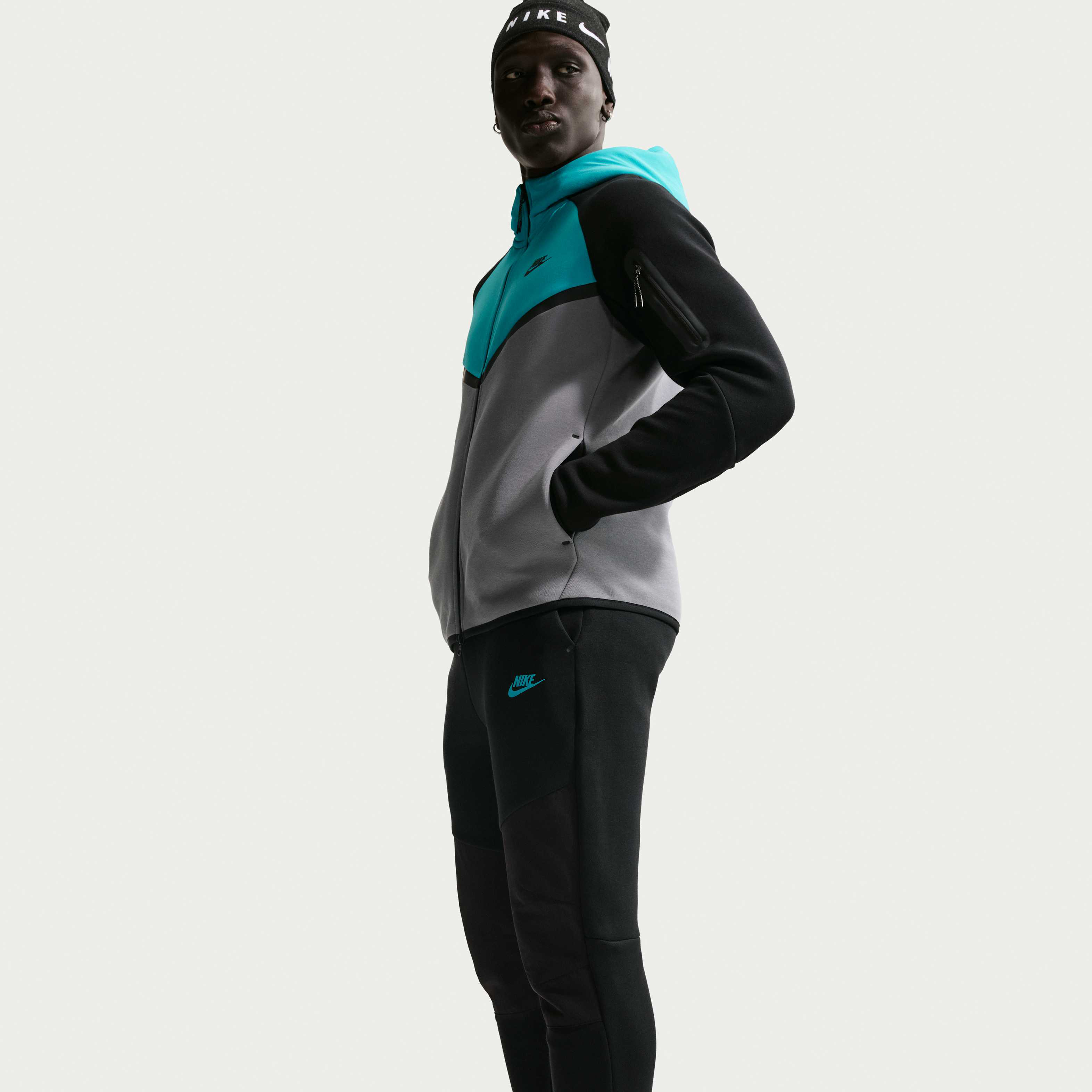 Nike Tech image number 3