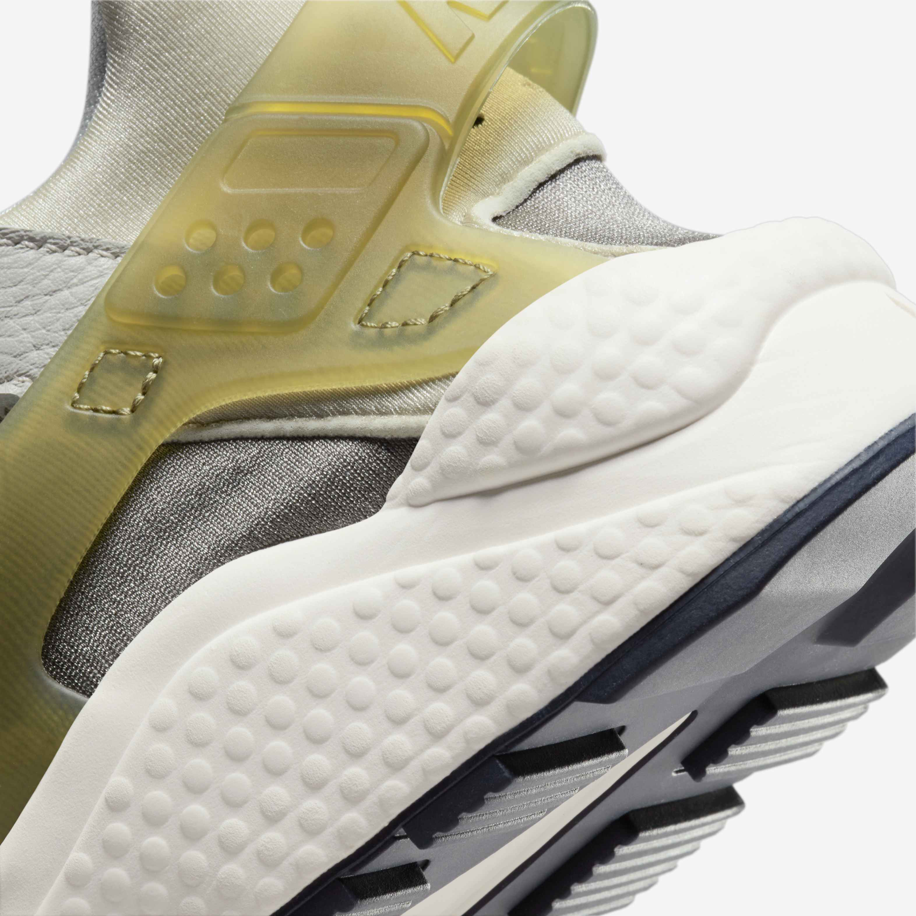 Nike Air Huarache image number 8