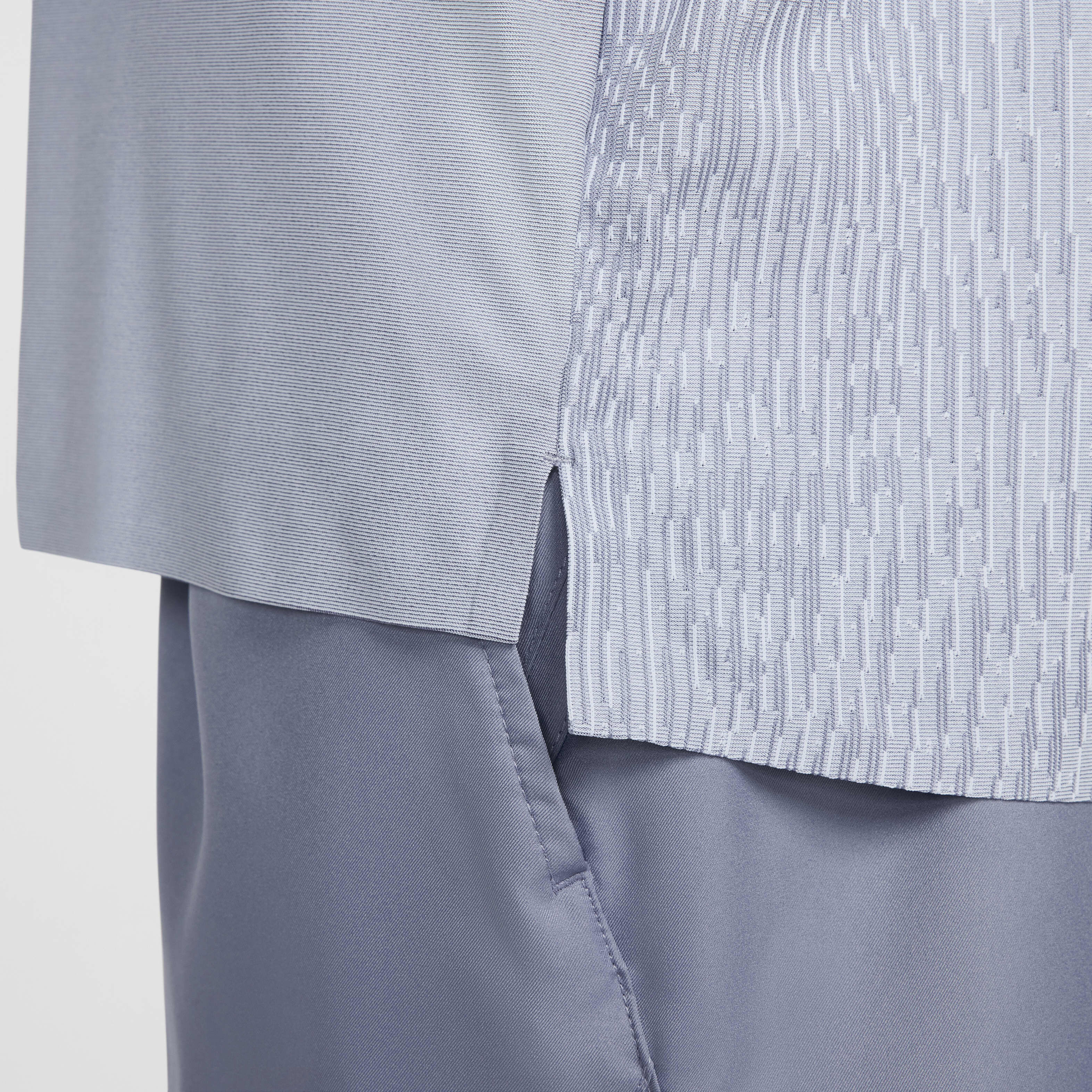 نايكي سلام image number 4