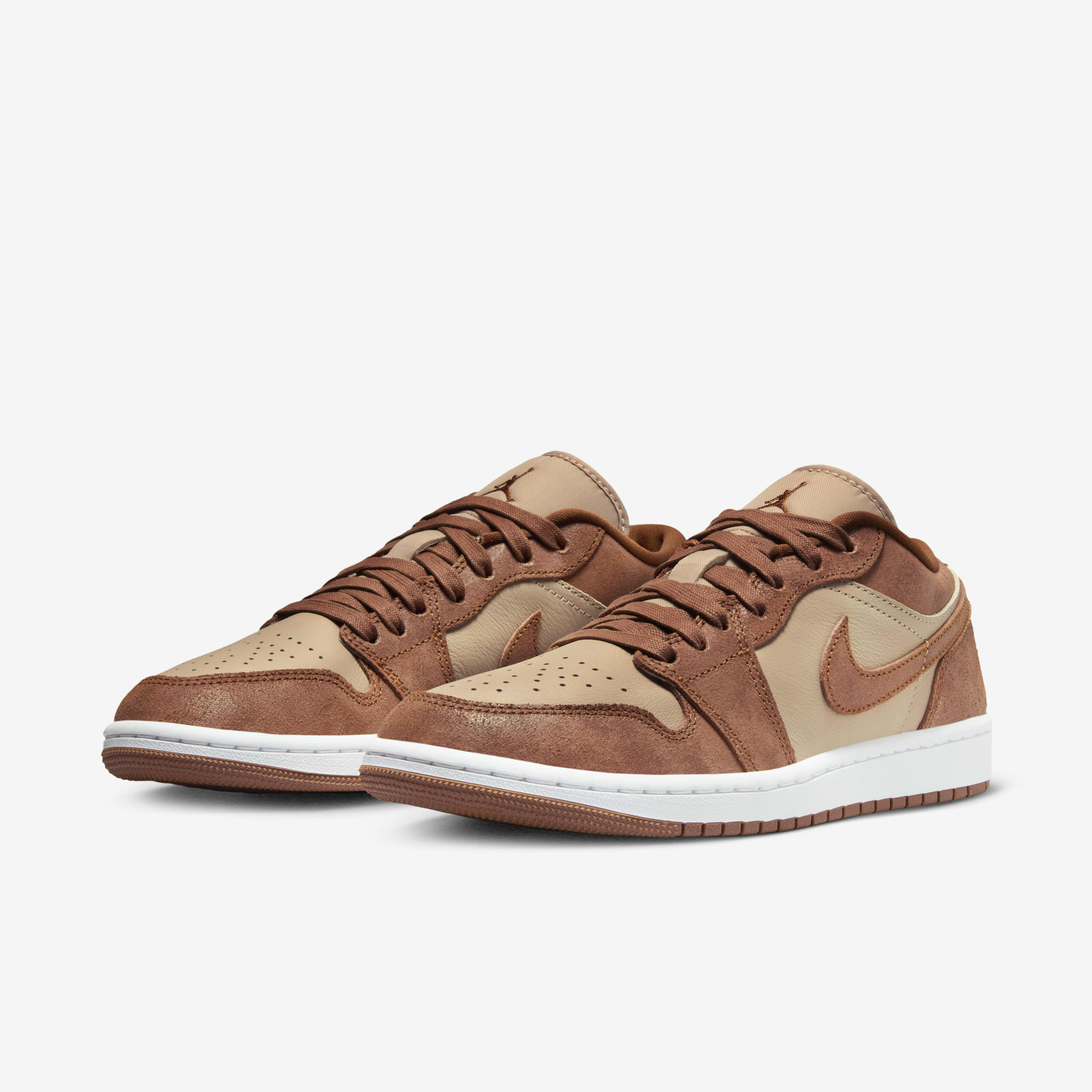 Air Jordan 1 Low SE image number 4