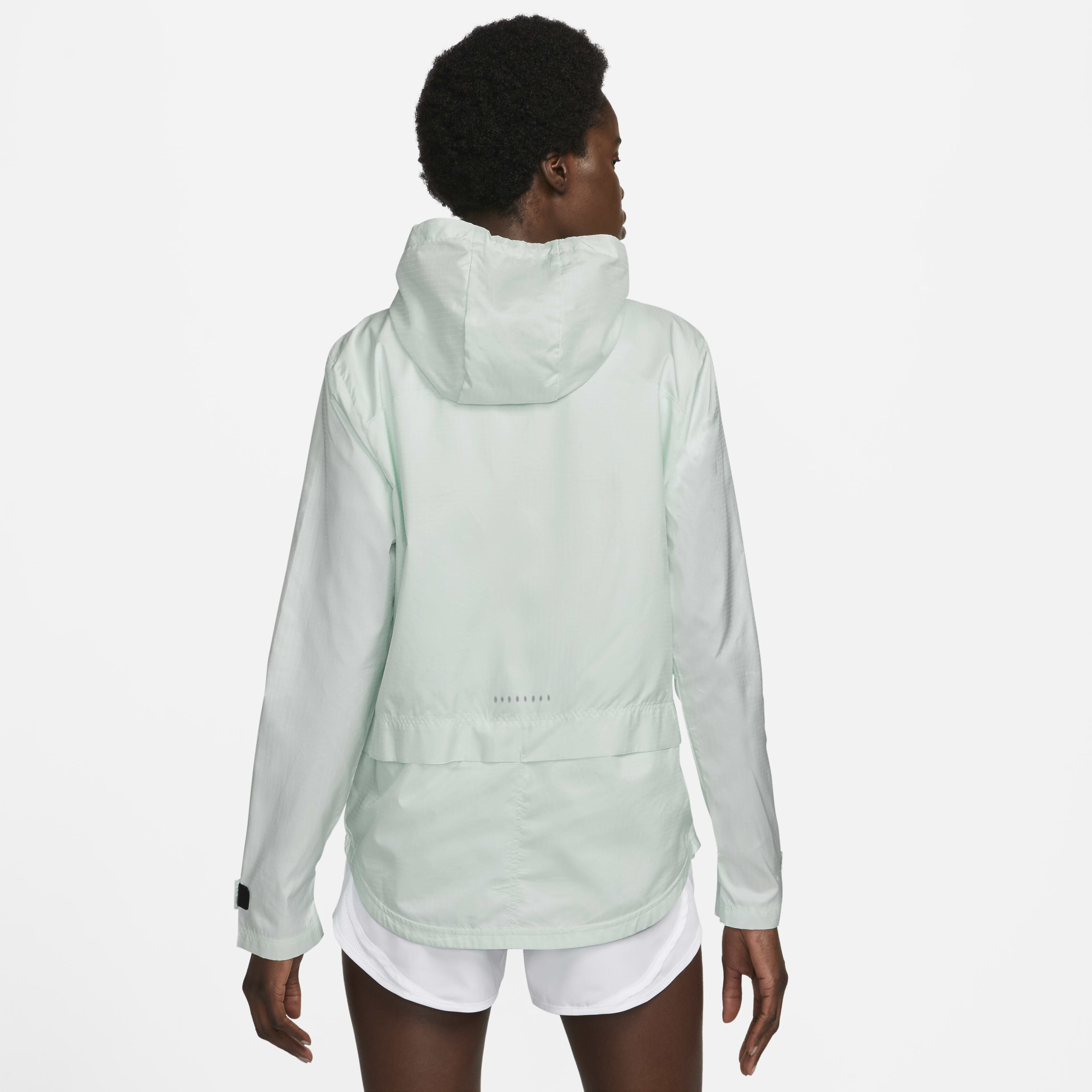 نايكي اسينشال image number 1