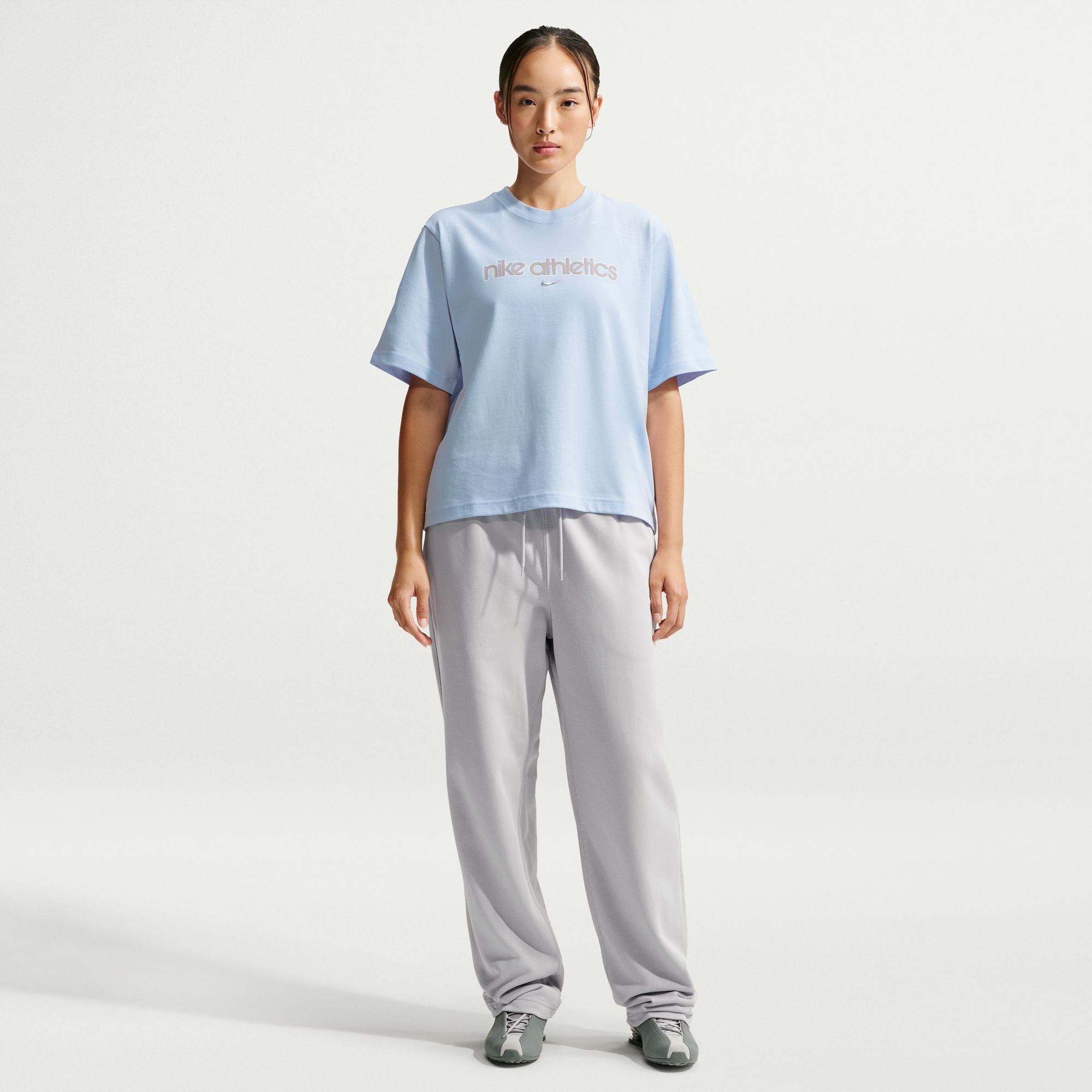 Nike Sportswear Essentials image number 0