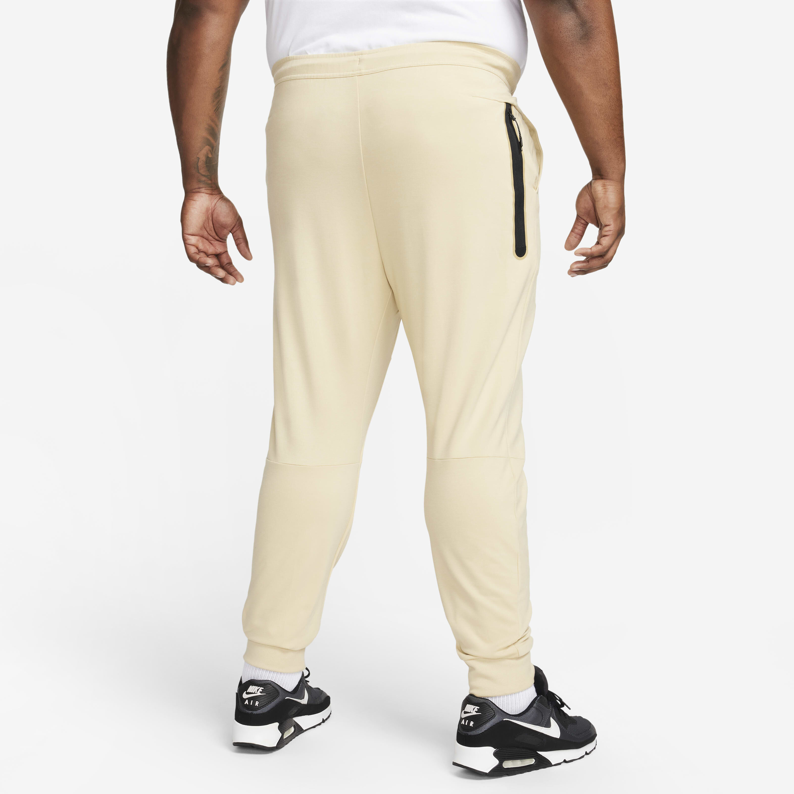 نايكي تك اسينشالز image number 7