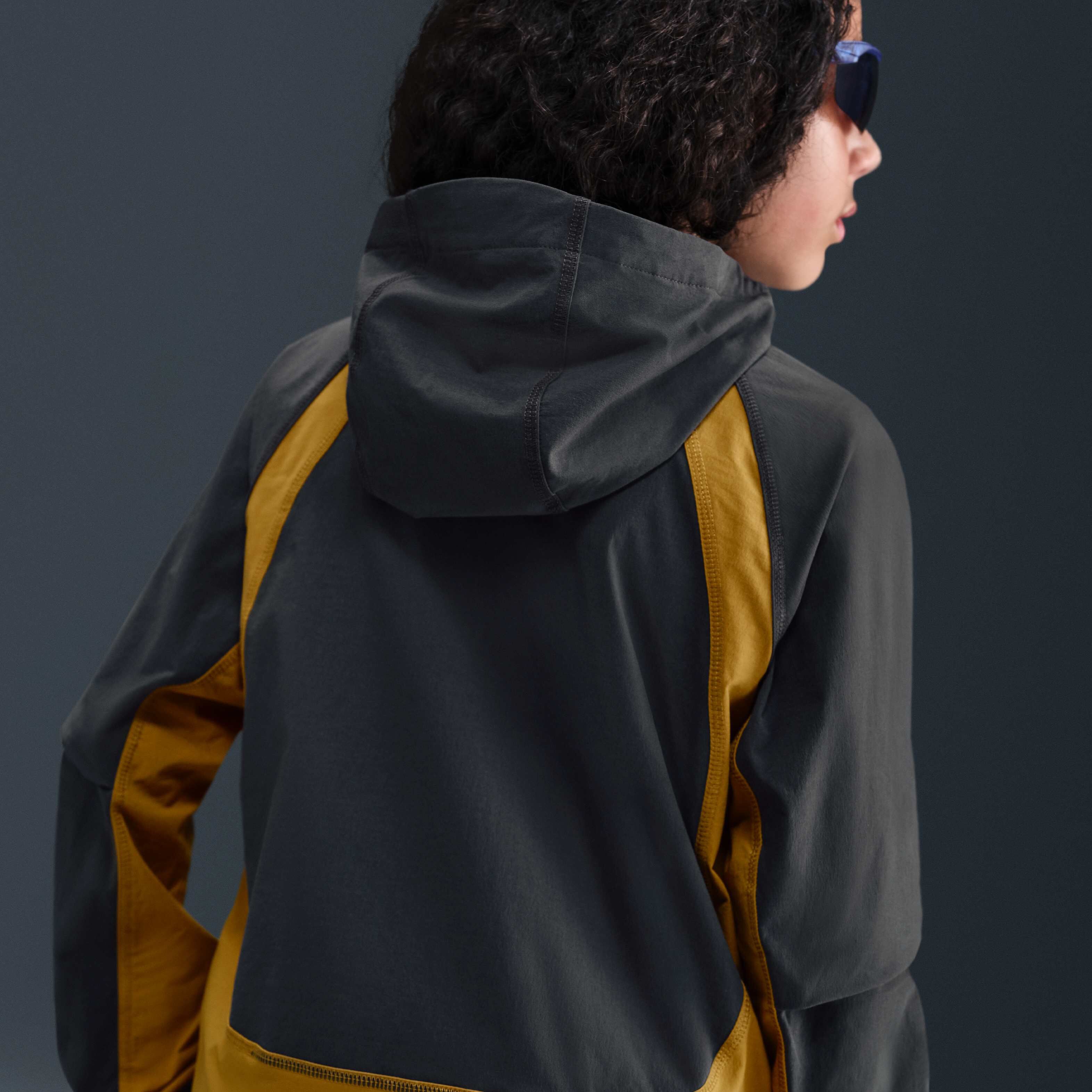 نايكي تك image number 3