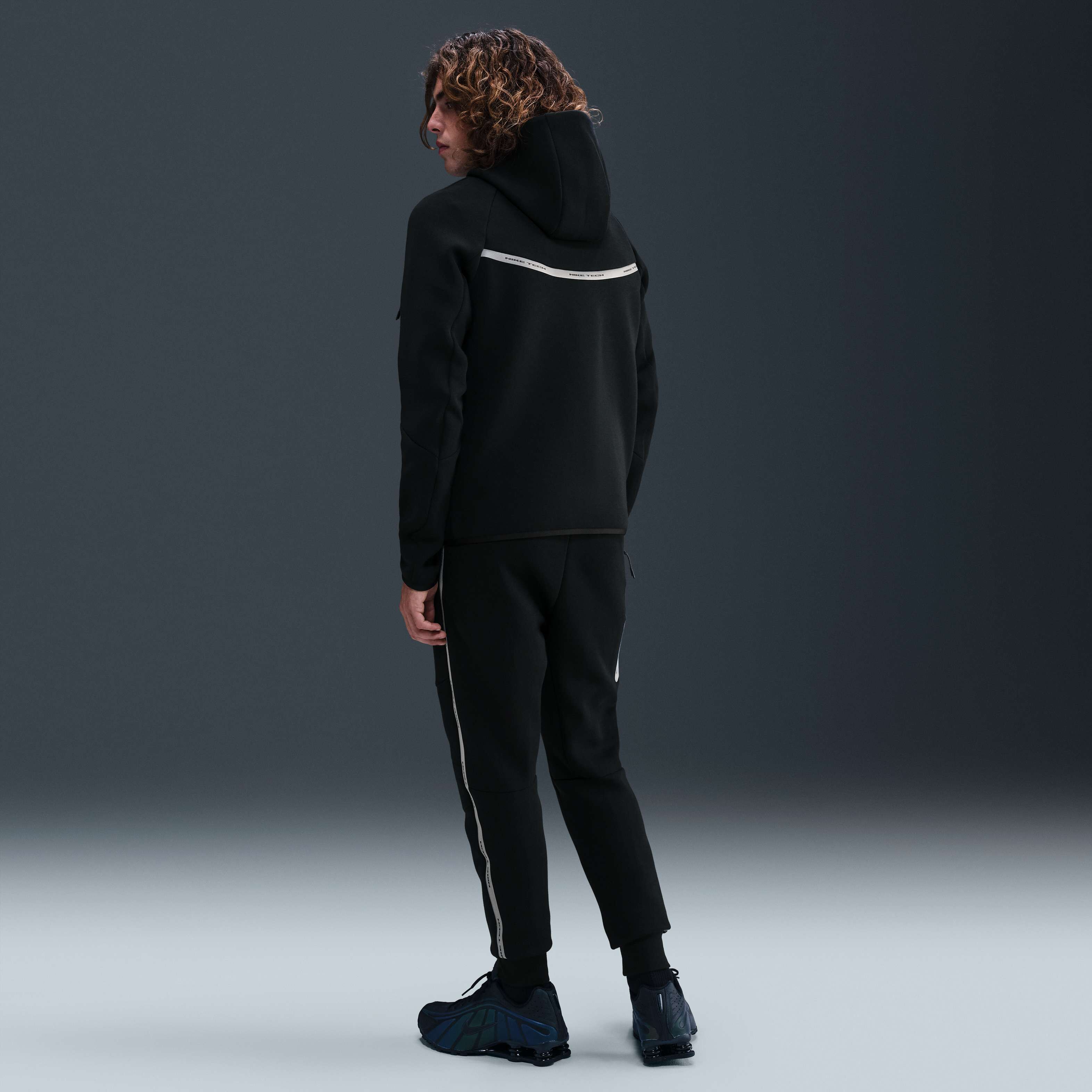 Nike Tech image number 4