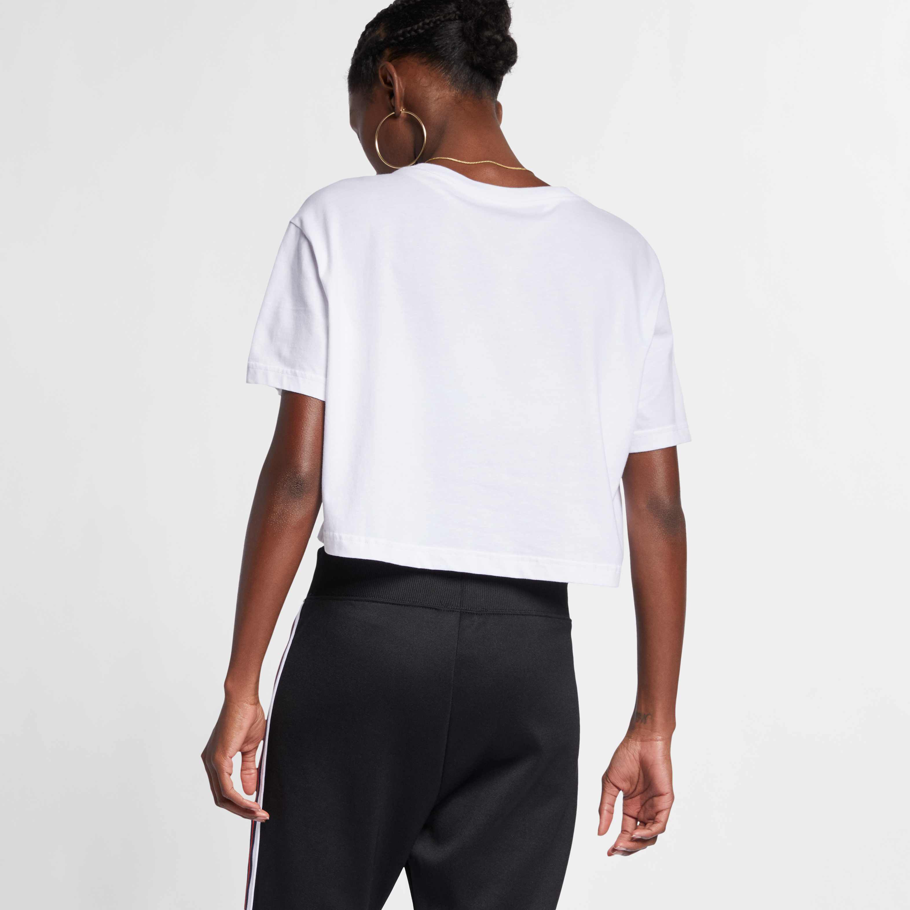 Nike Sportswear Essential image number 3