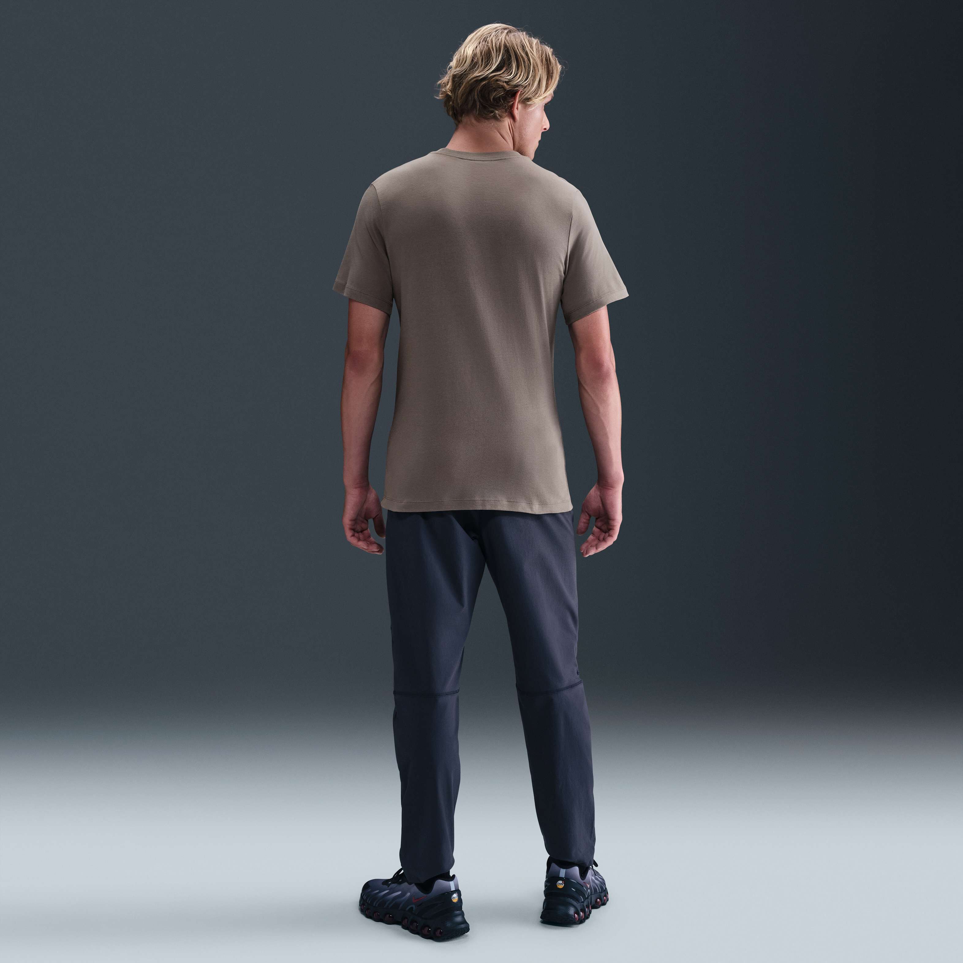 Nike Sportswear Sole Food image number 4