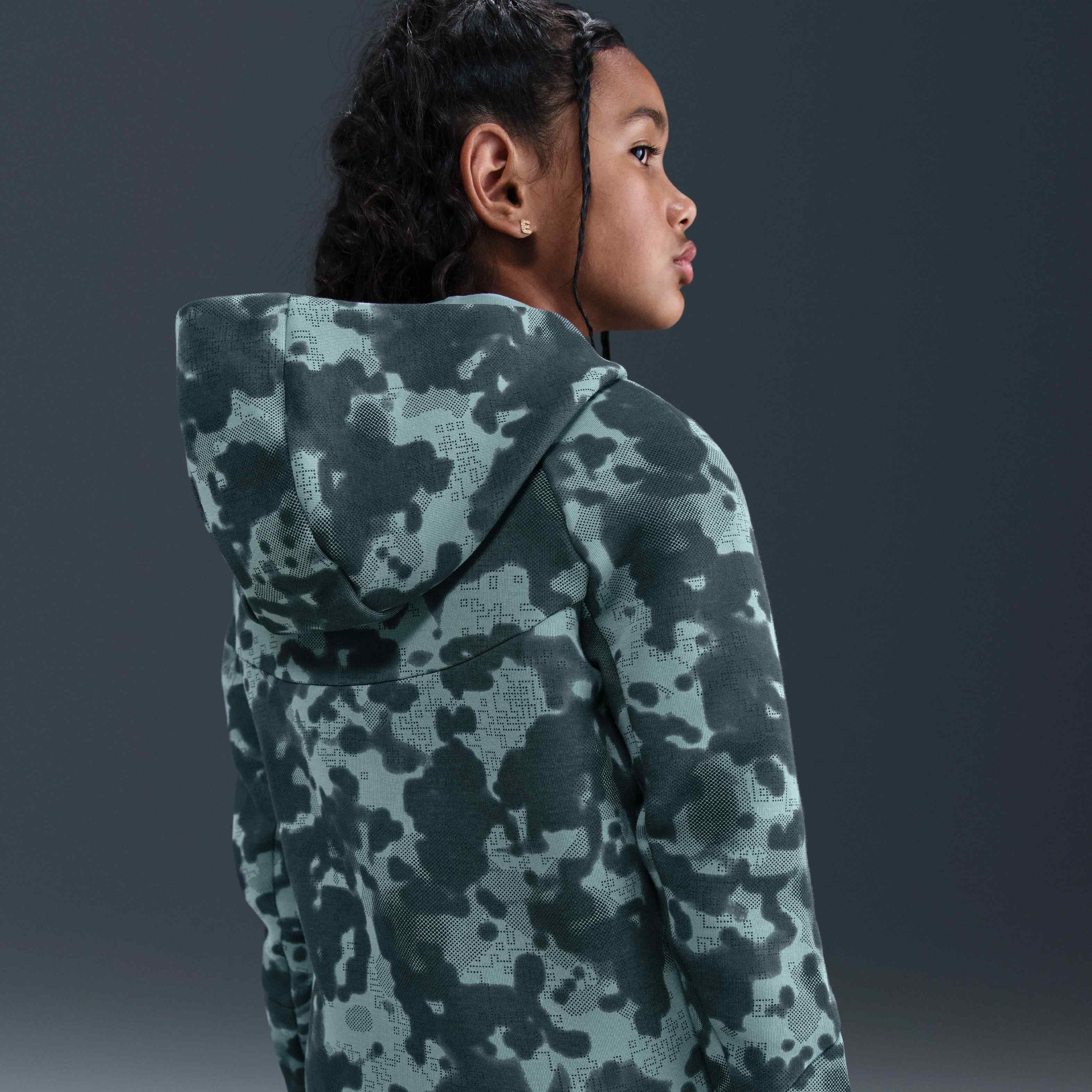 نايكي تك image number 3