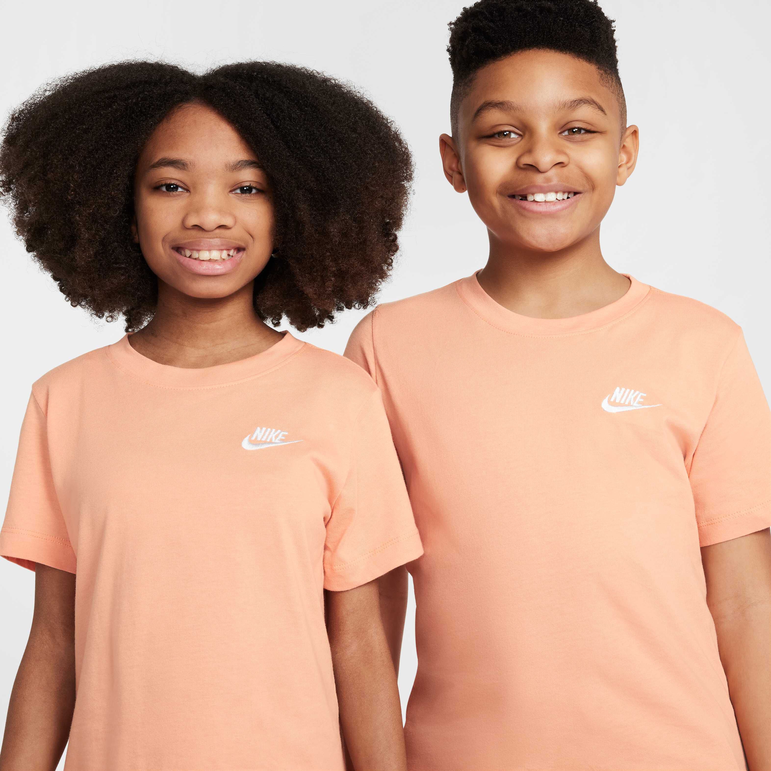 نايكي سبورتسوير image number 2