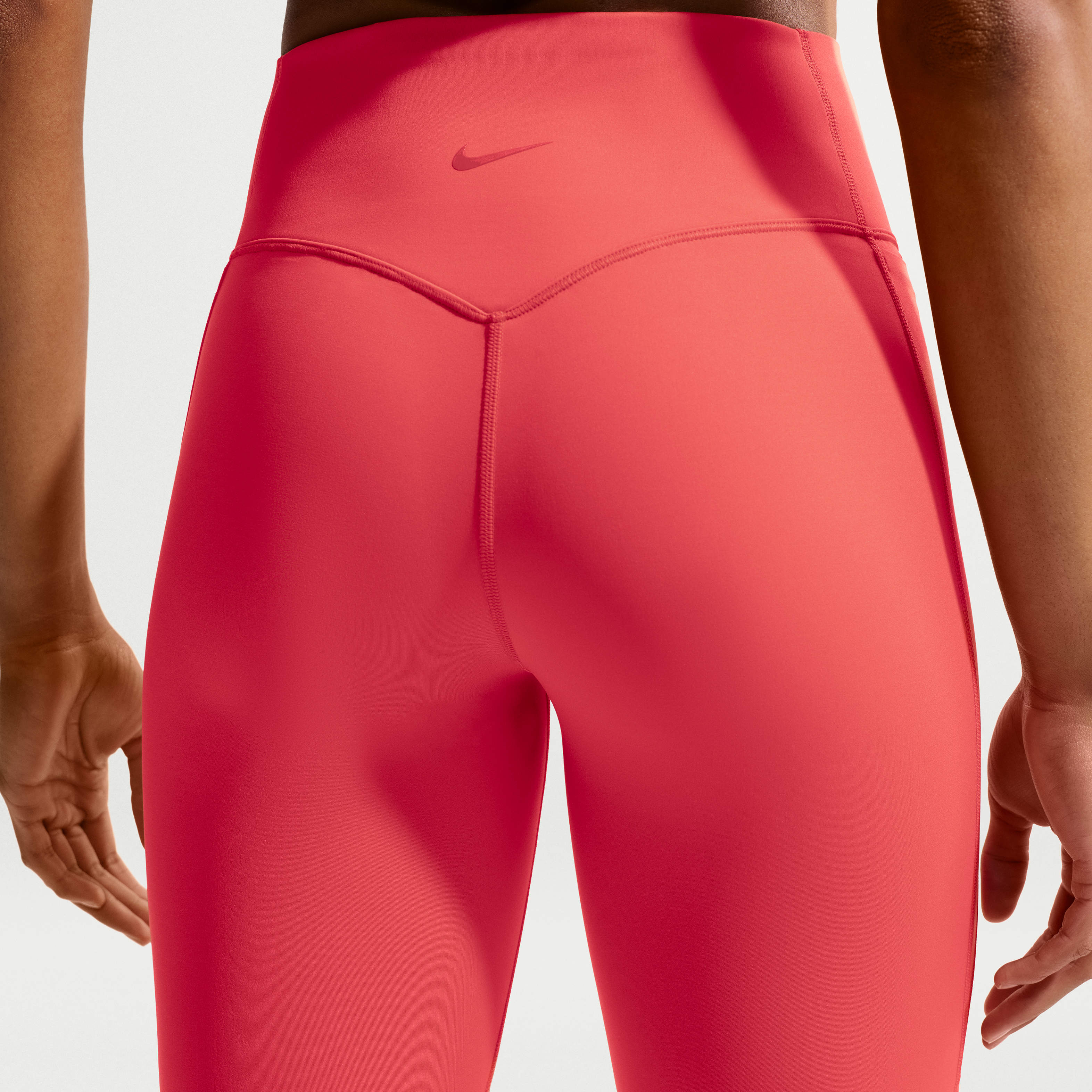 Nike Universa image number 2