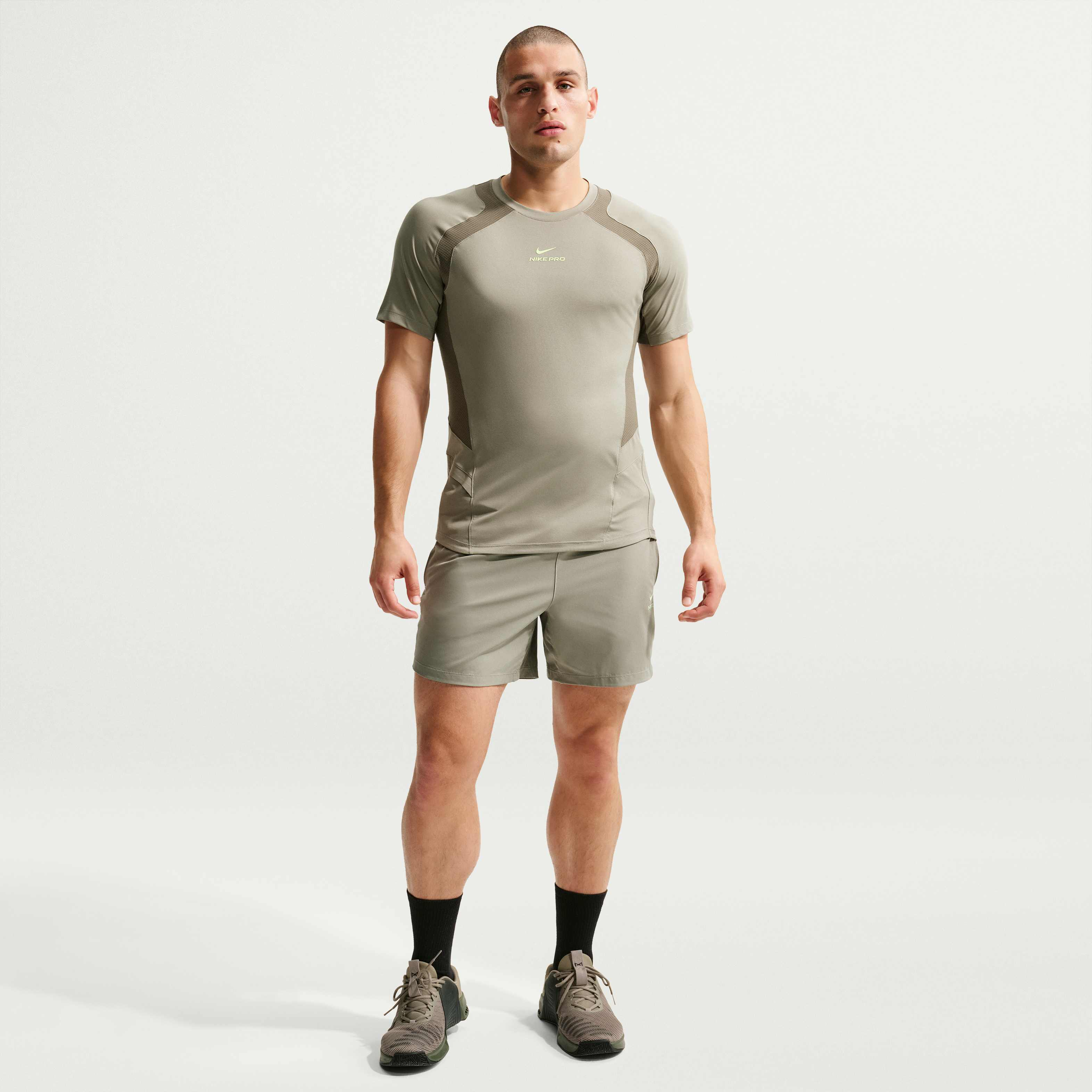 Nike Pro Training image number 3