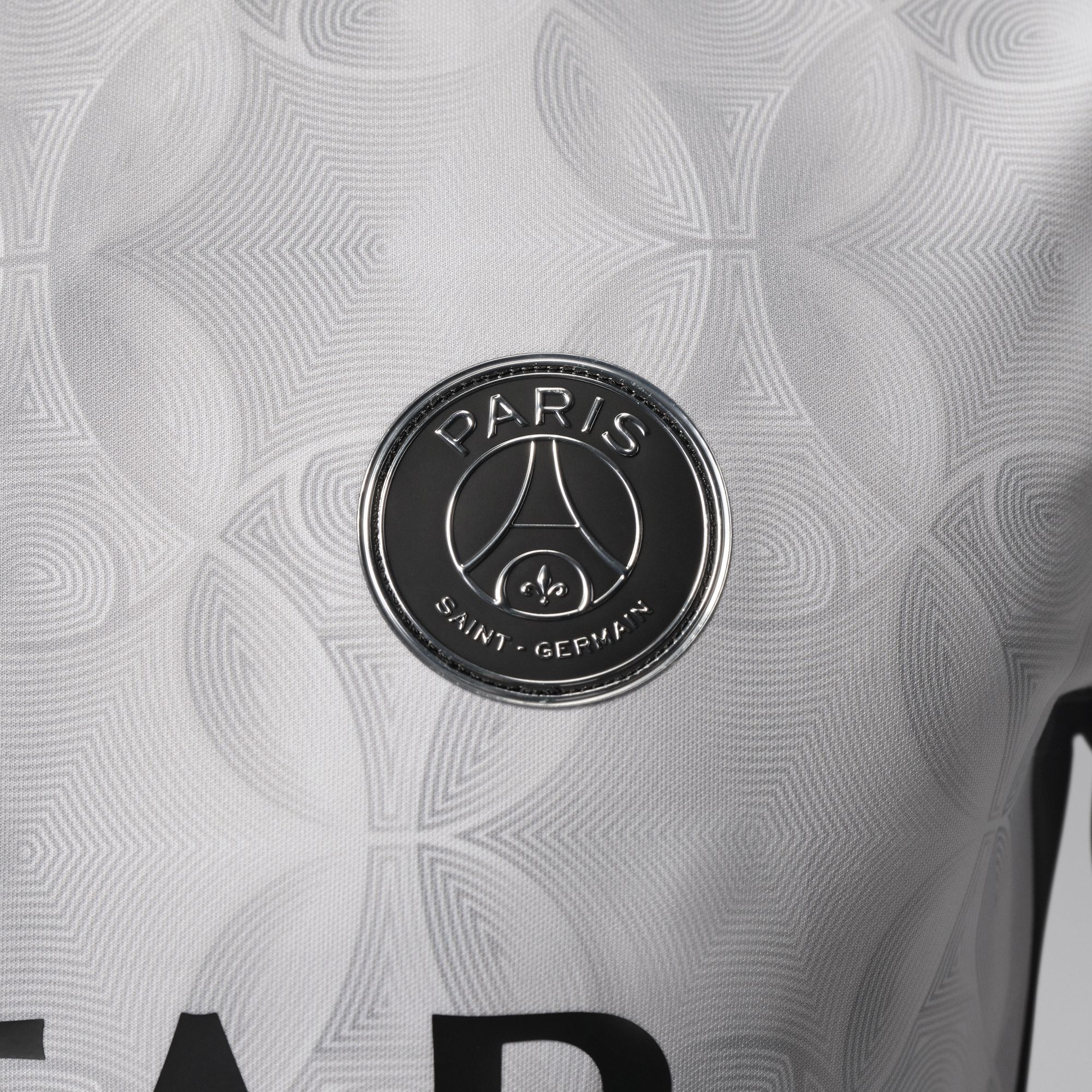 Paris Saint-Germain Academy Pro Night Edition image number 3