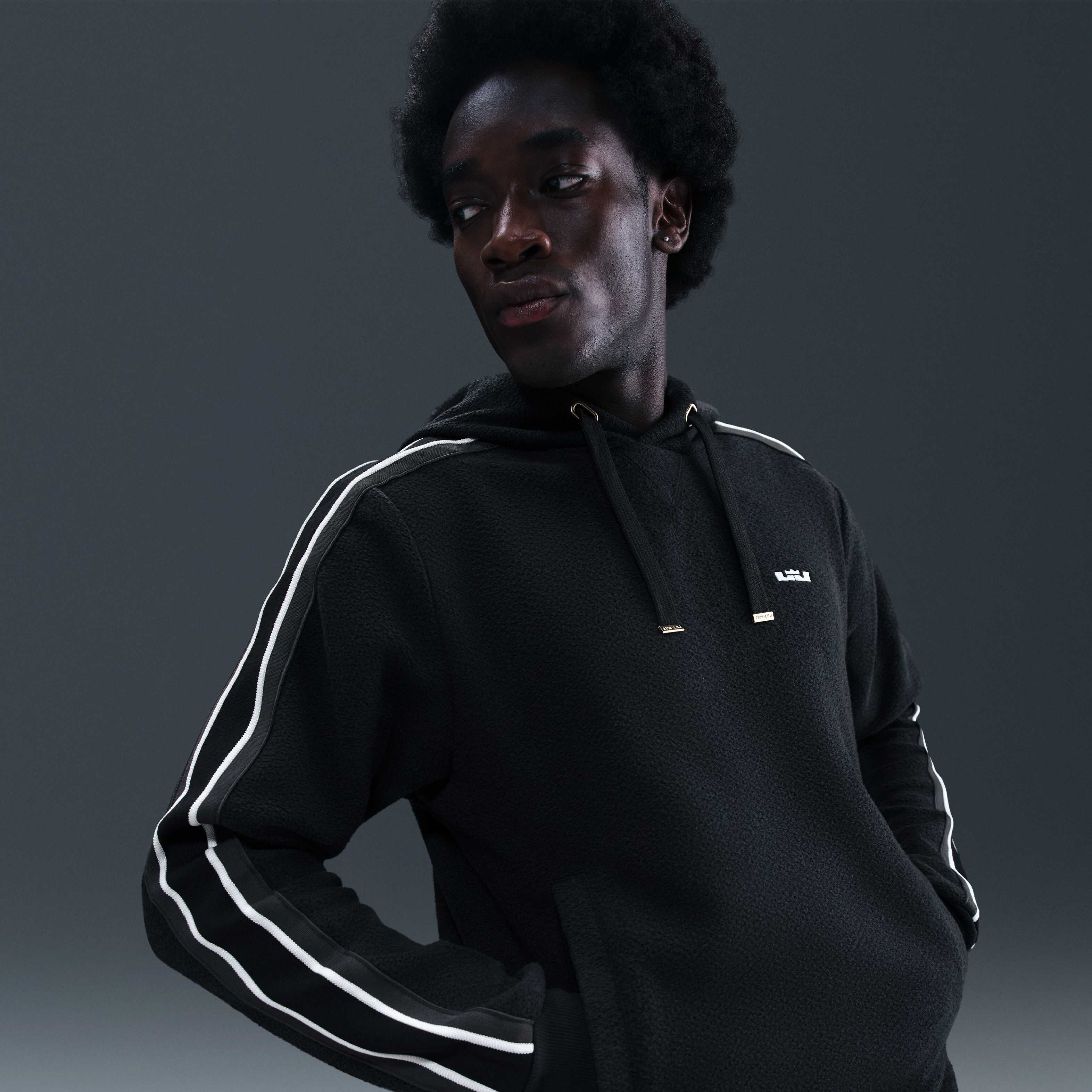 ليبرون ستاندرد ايشيو image number 0