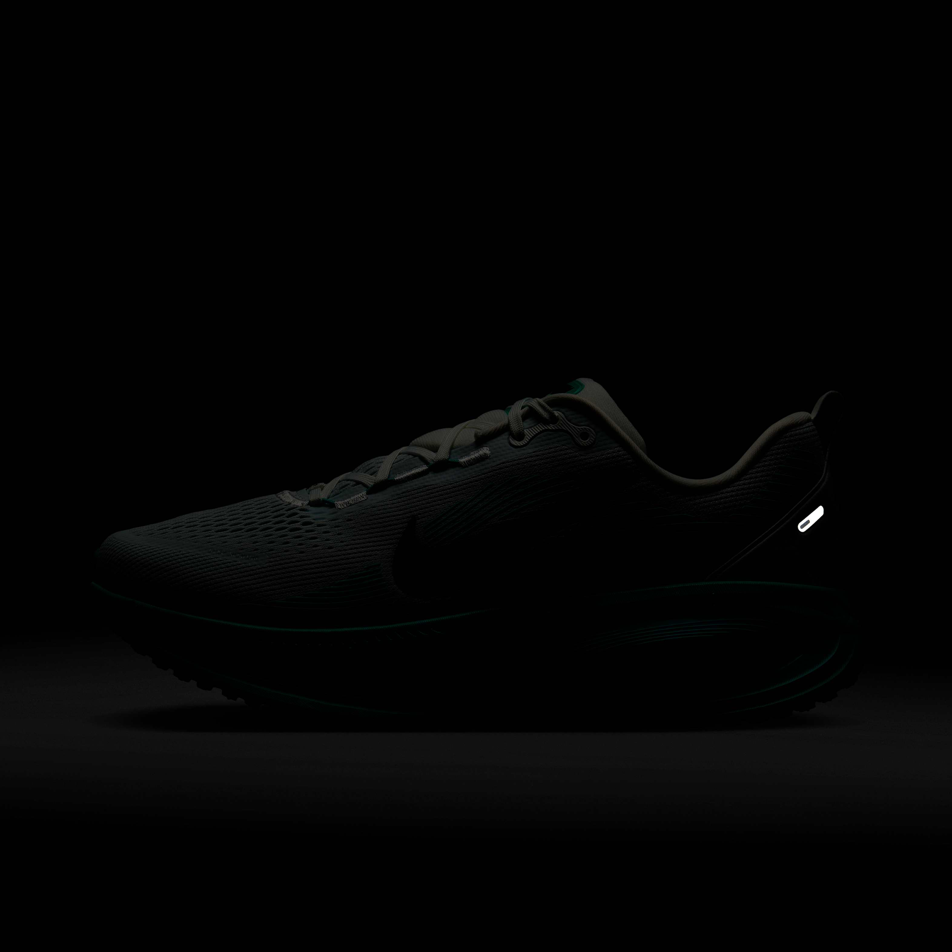 Nike Vomero 18 image number 9