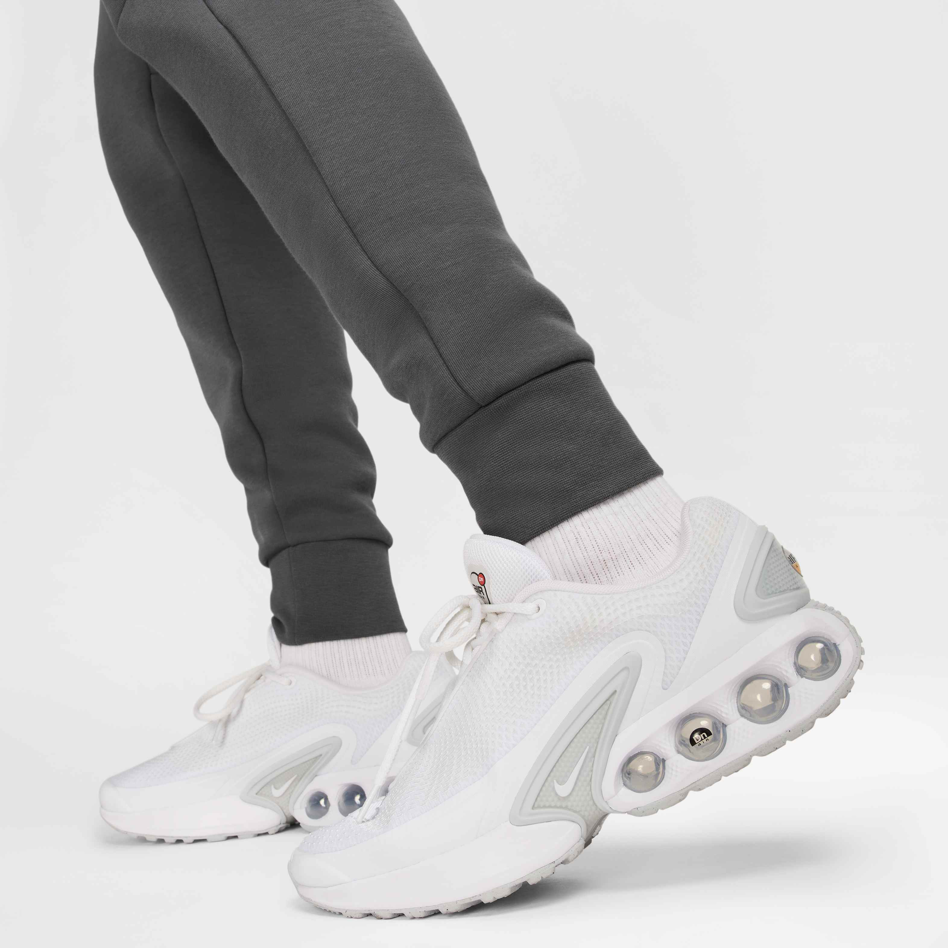 Nike Sportswear Tech image number 6
