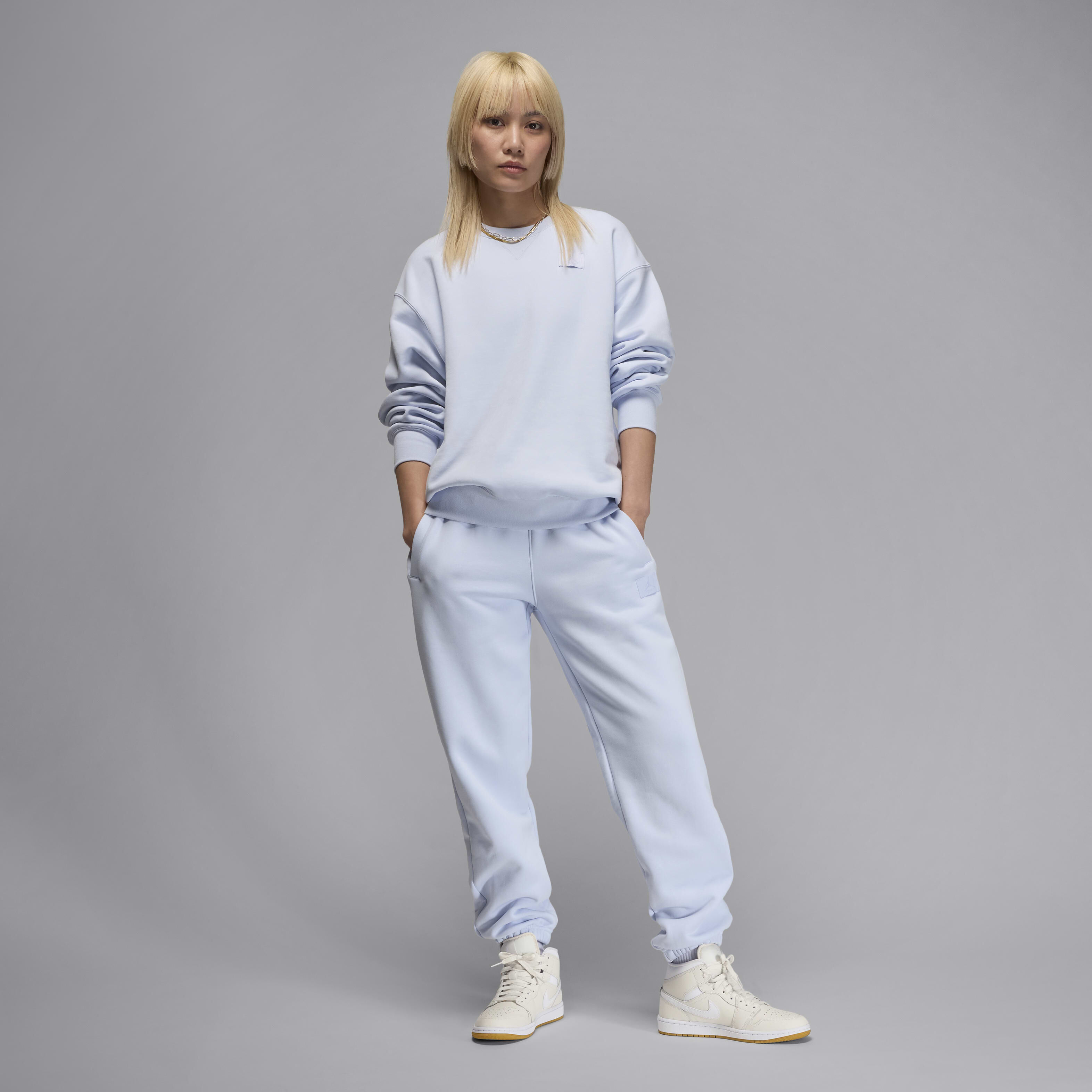 Air Jordan 1 Mid Shoes image number 8