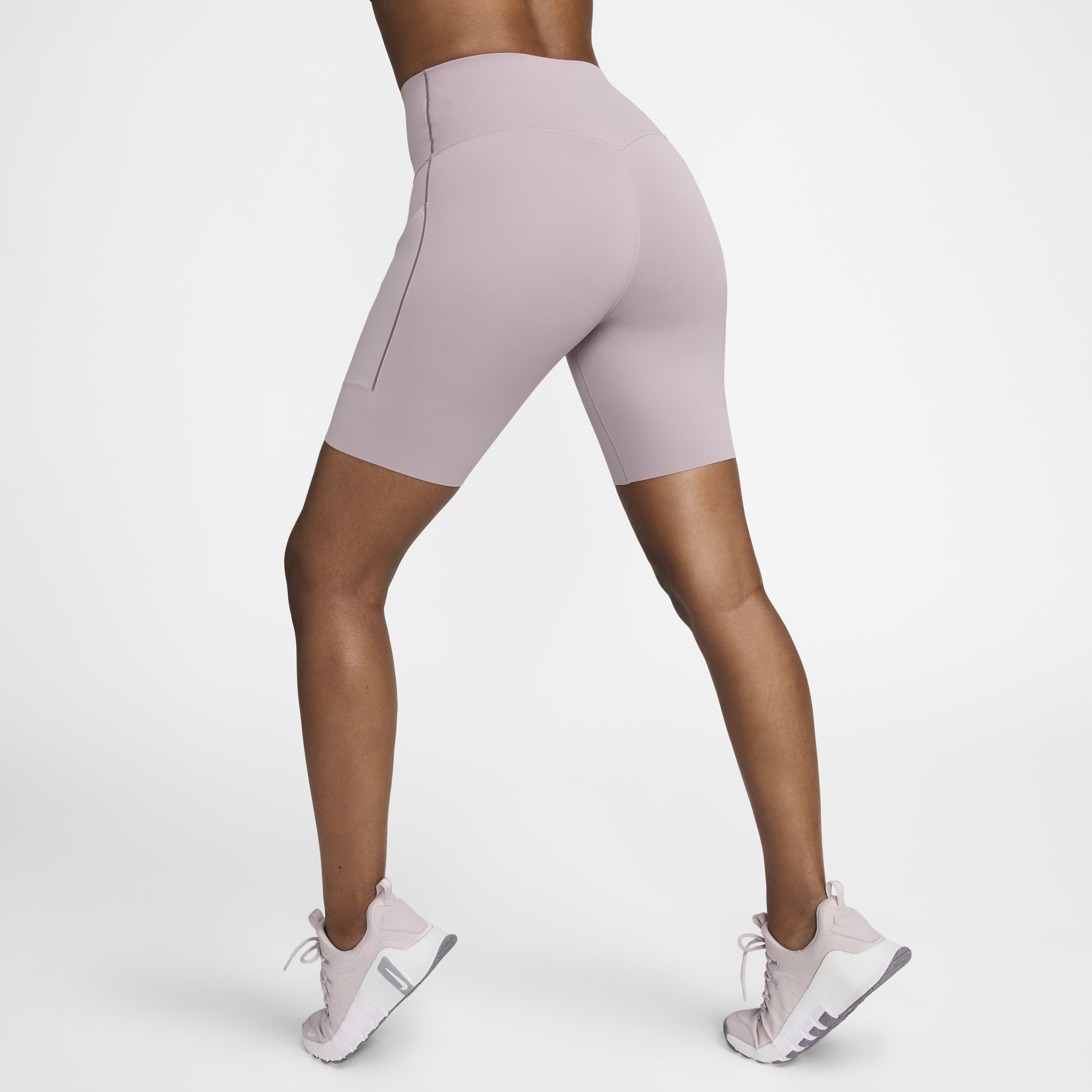 نايكي يونيفرسا image number 1