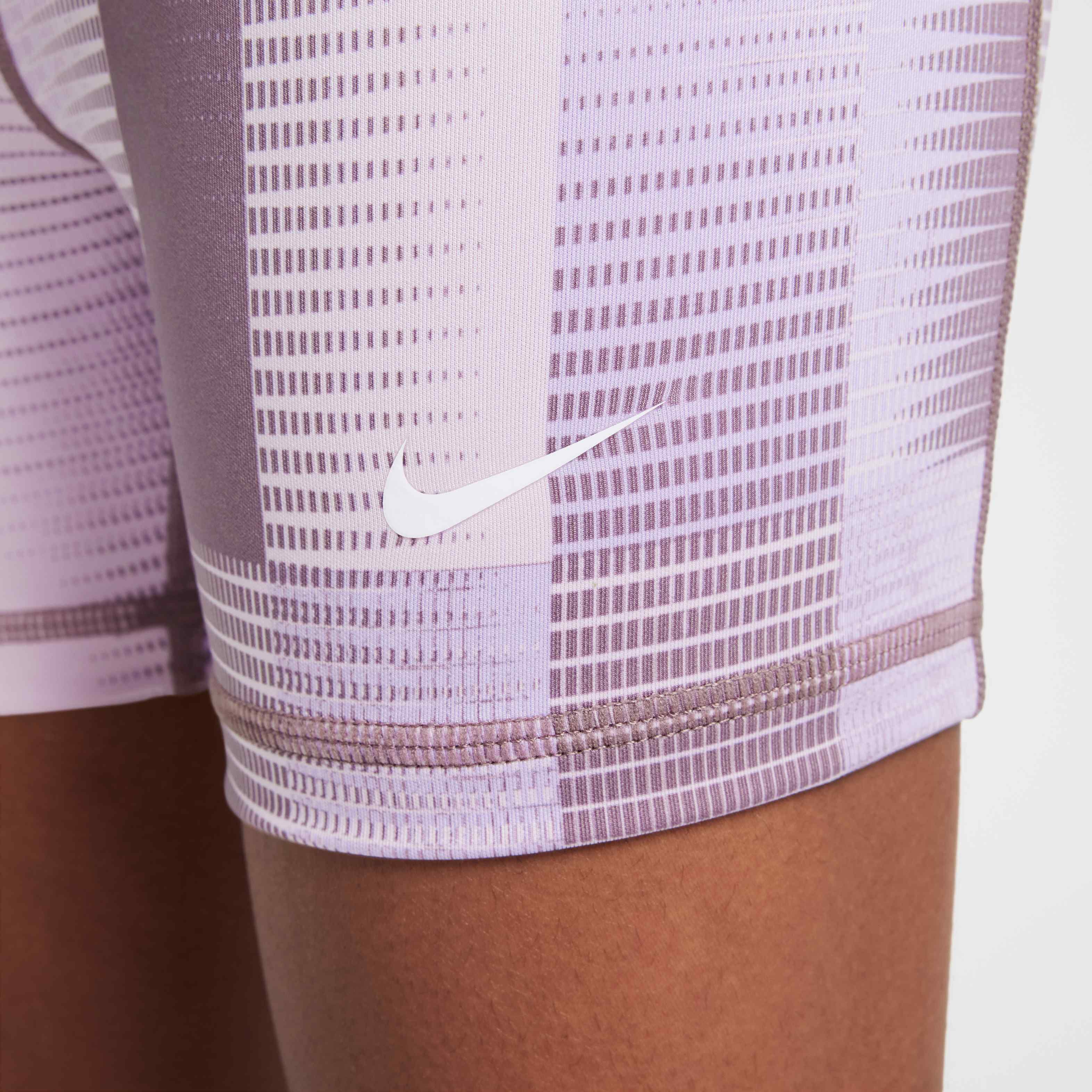 Nike Pro image number 4