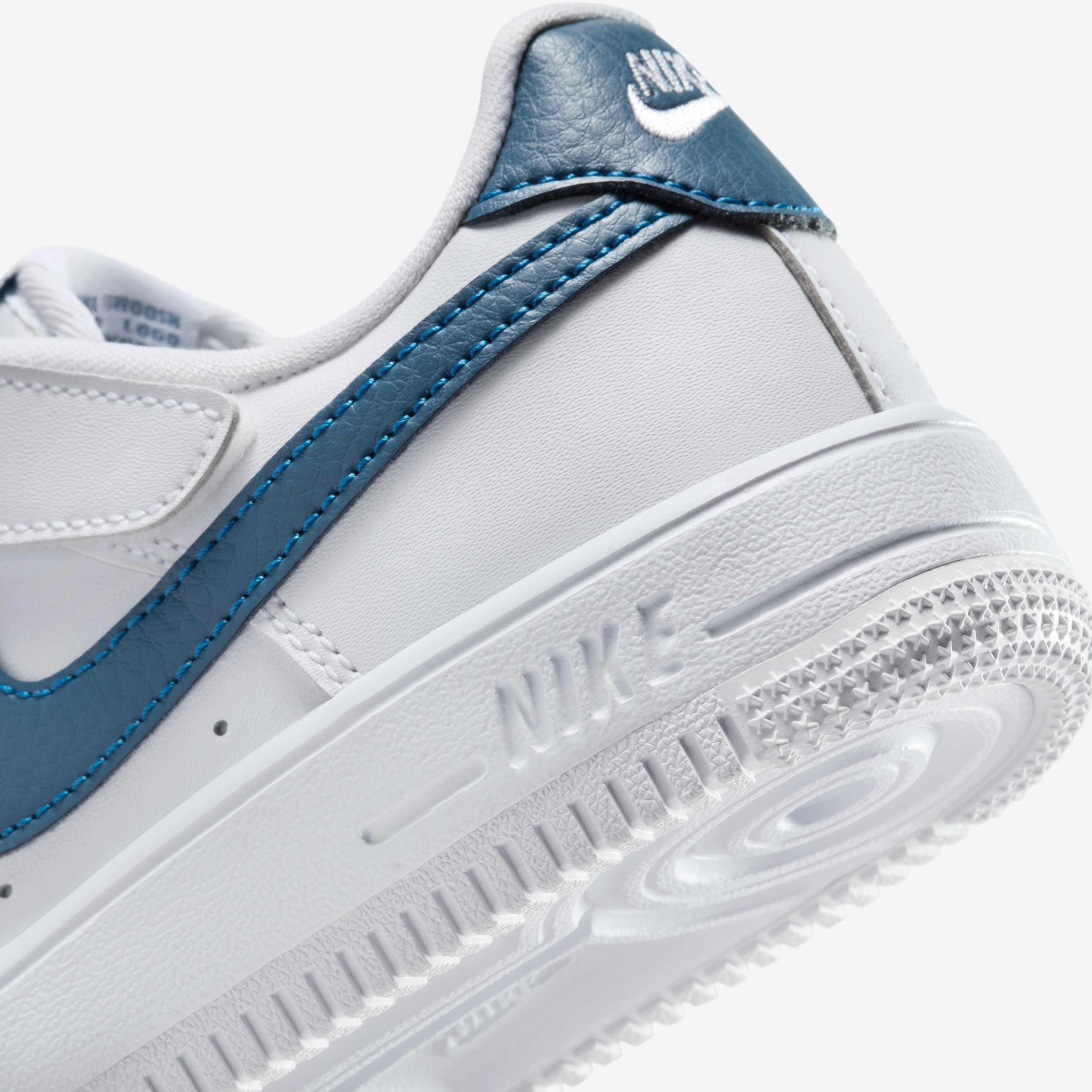 Nike Force 1 Low EasyOn image number 7