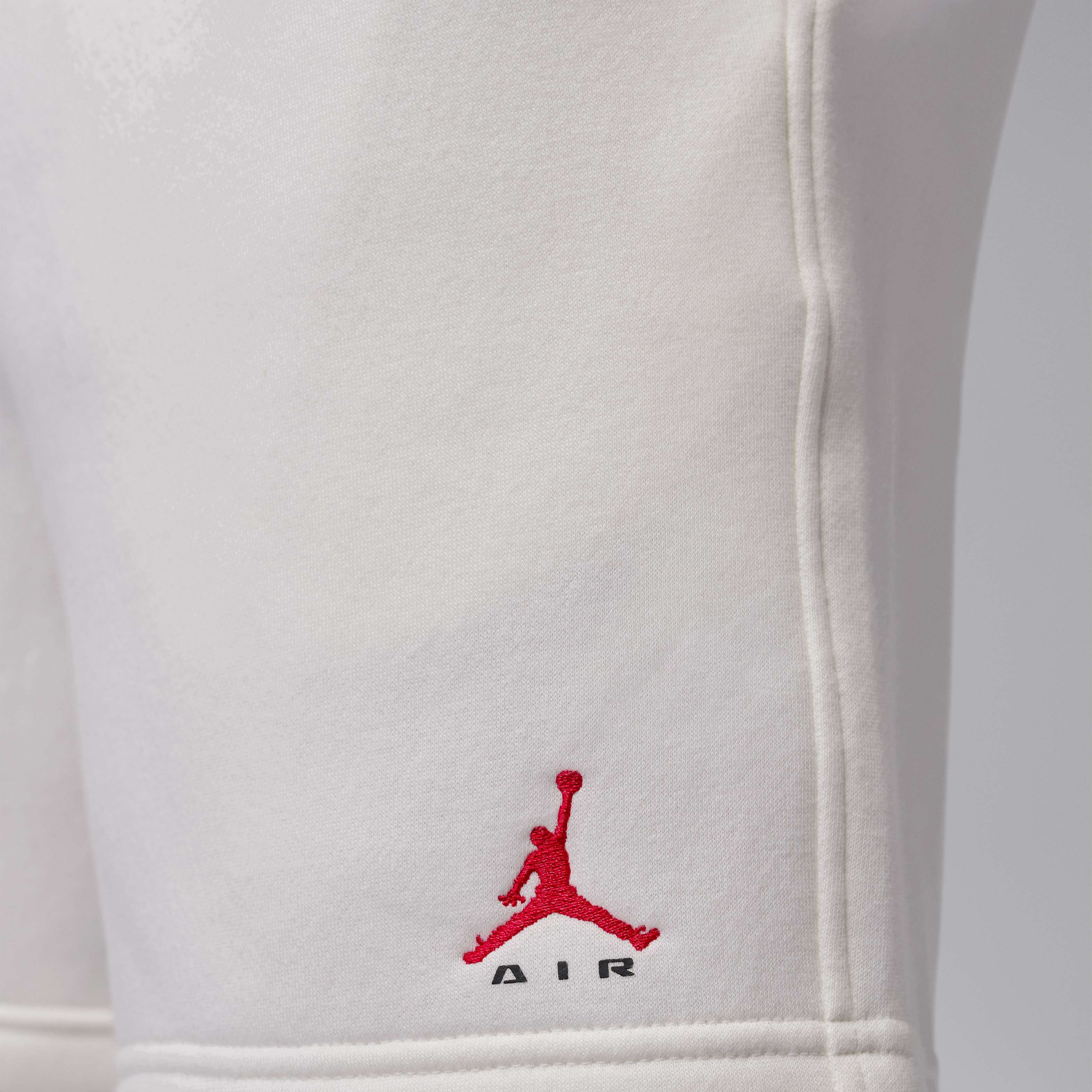 Jordan Brooklyn image number 4