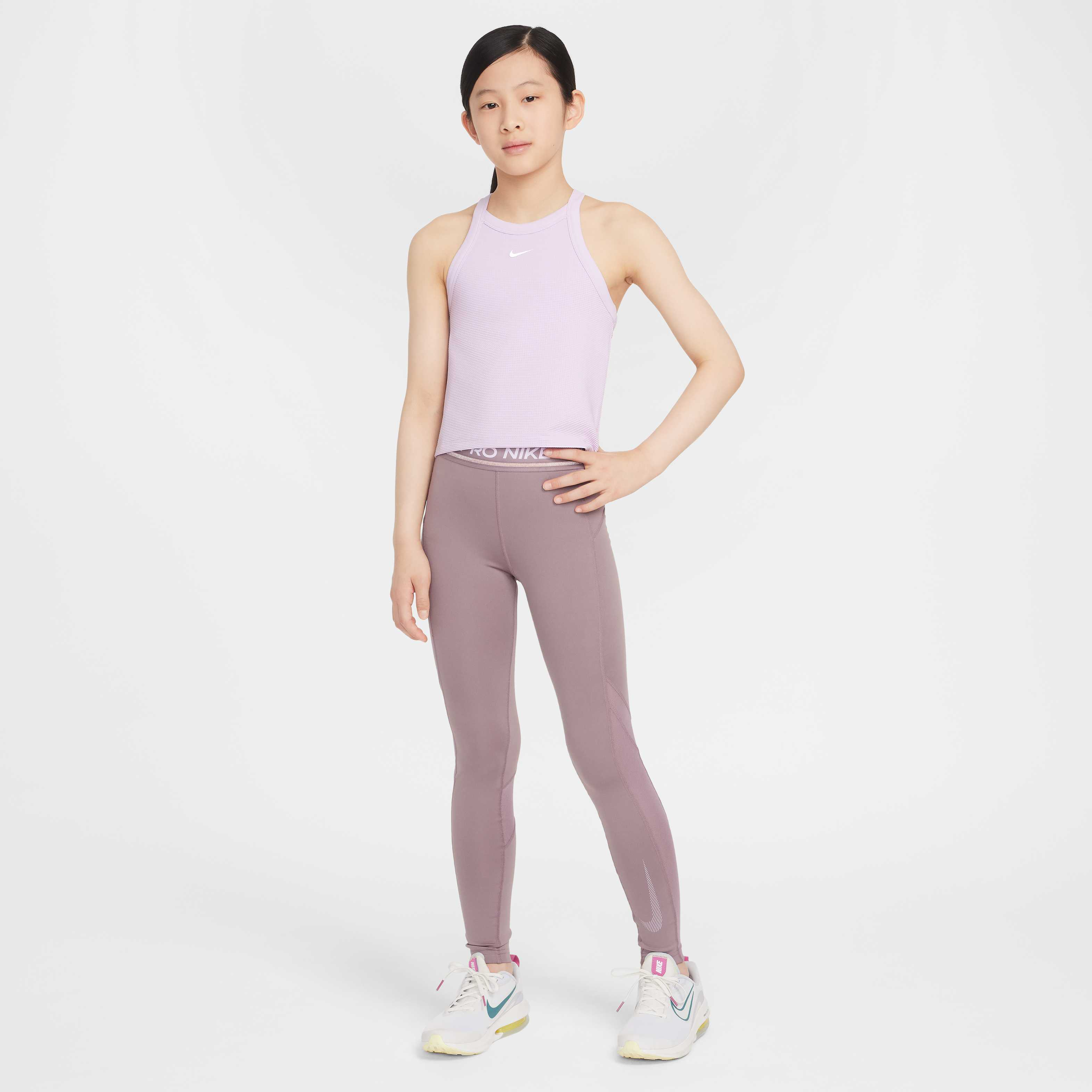 Nike Pro image number 6