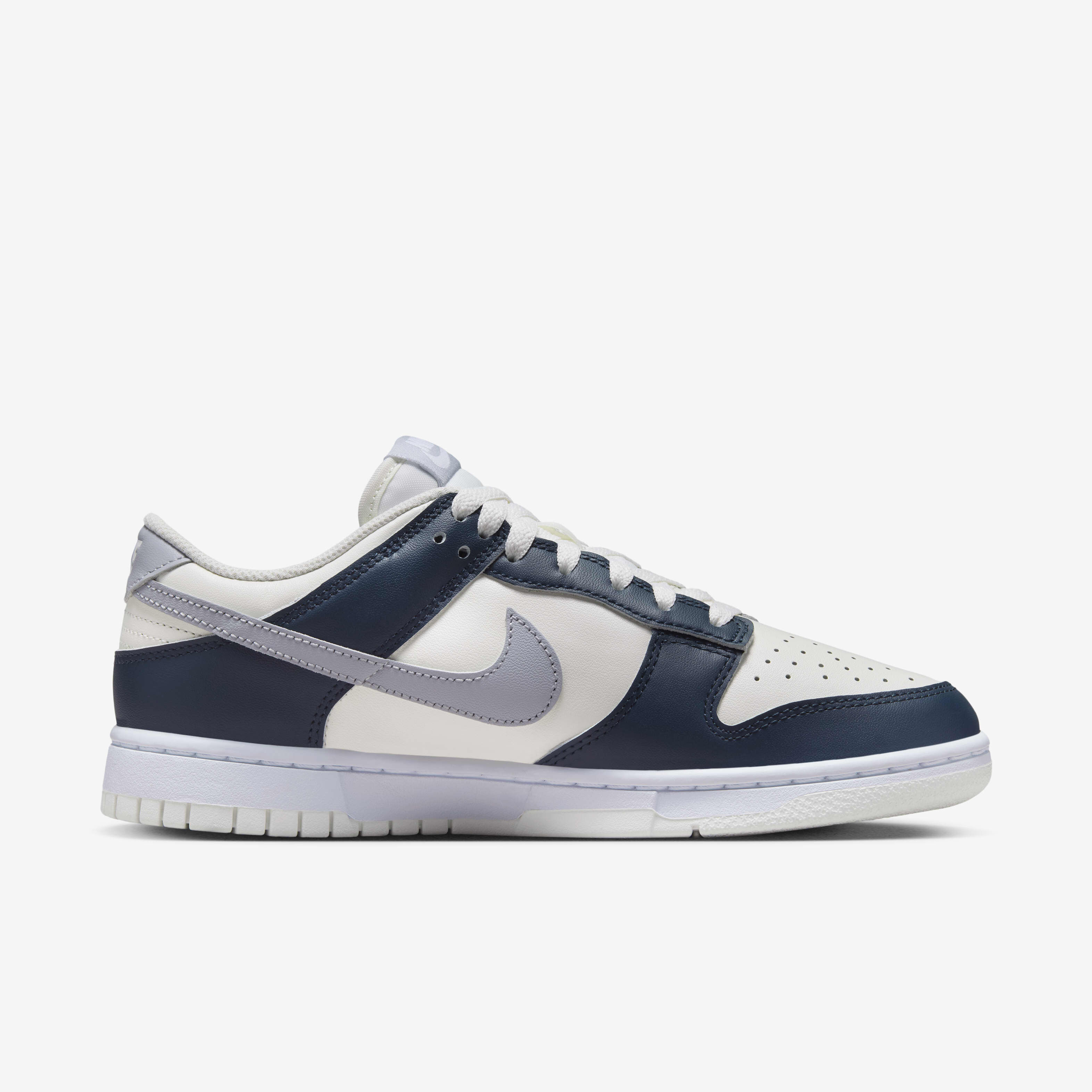 Nike Dunk Low image number 2