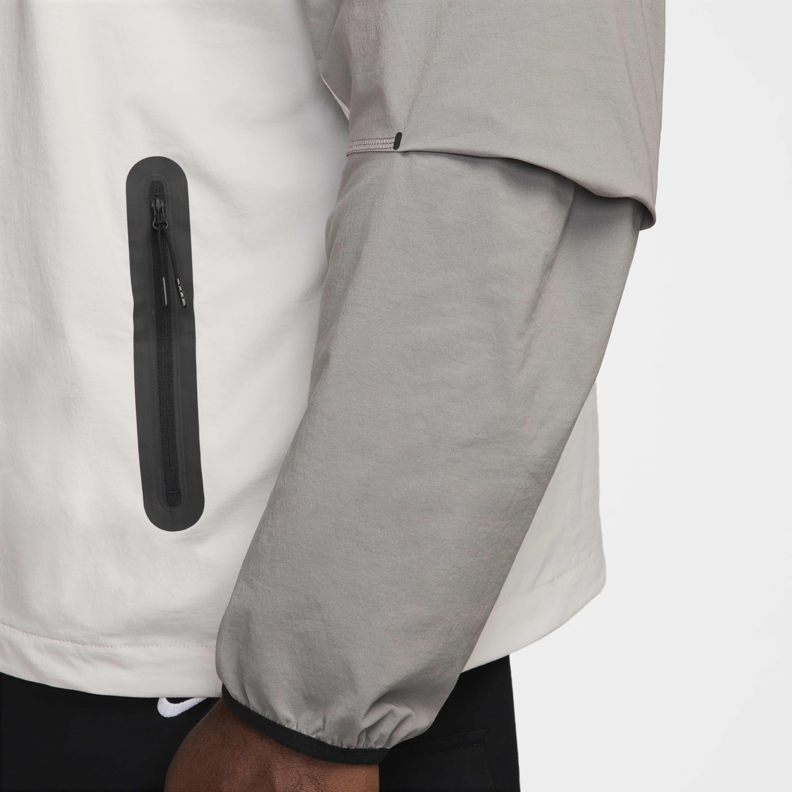 نايكي تك ويندرانر image number 4