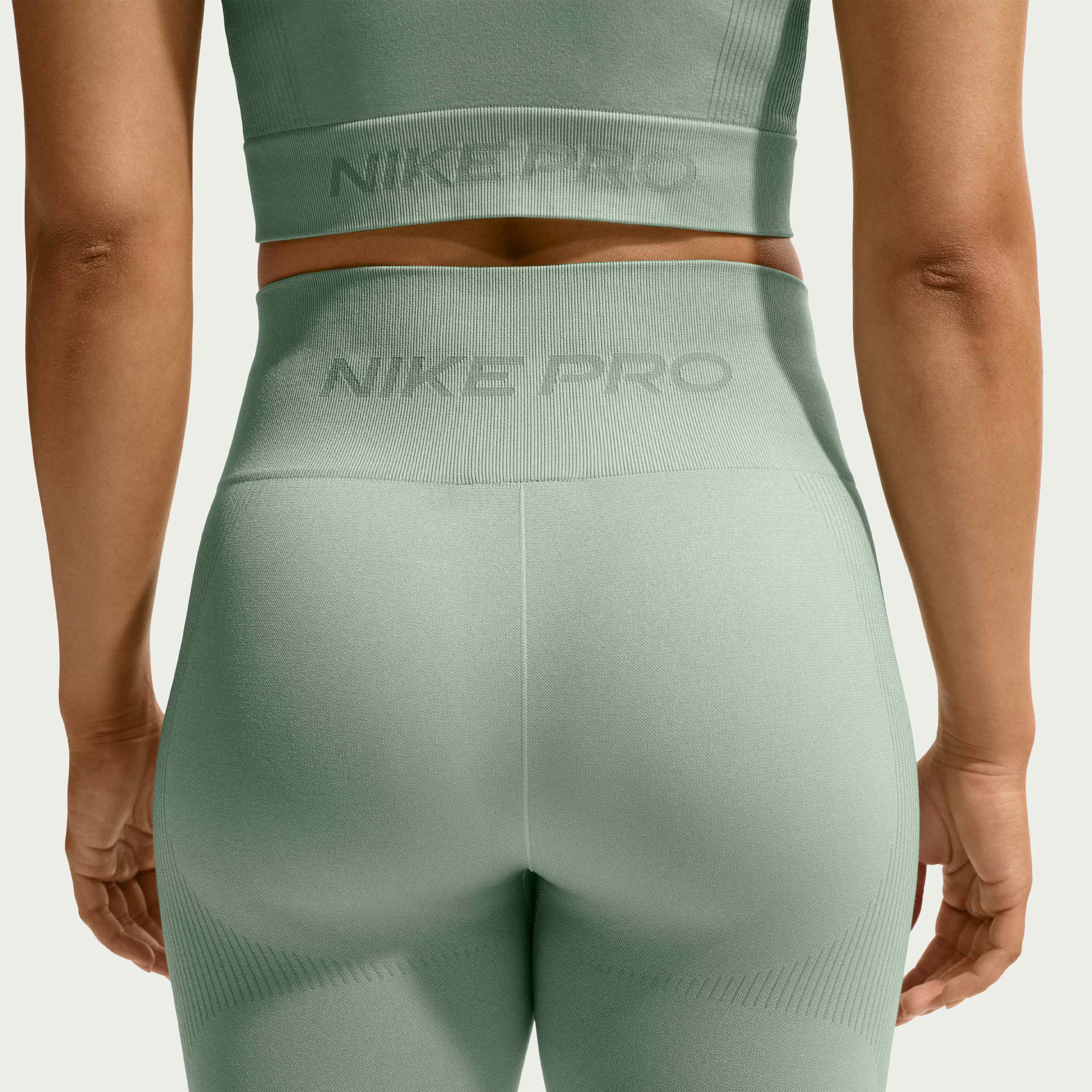 Nike Pro Seamless image number 2