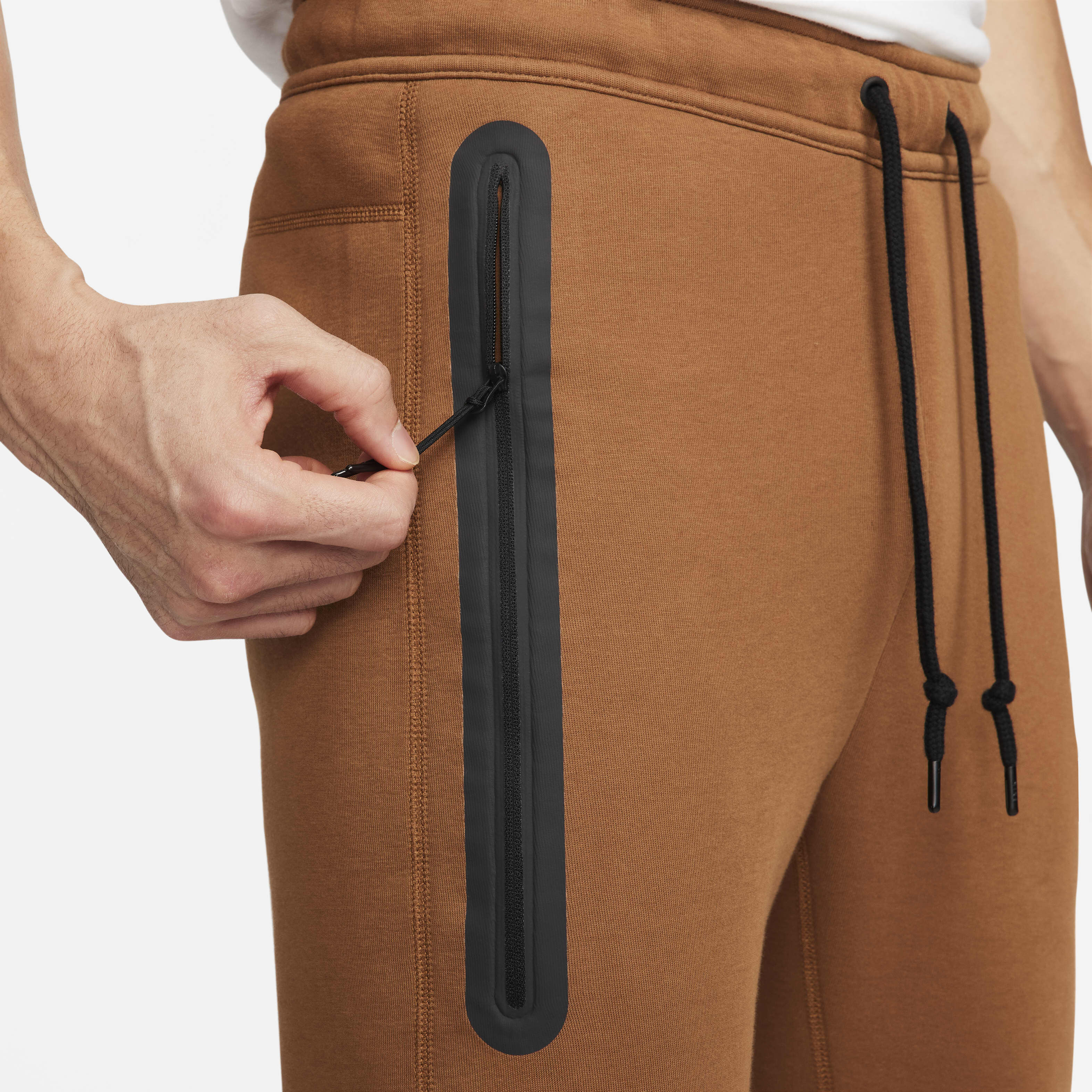 Nike Sportswear Tech Fleece image number 4