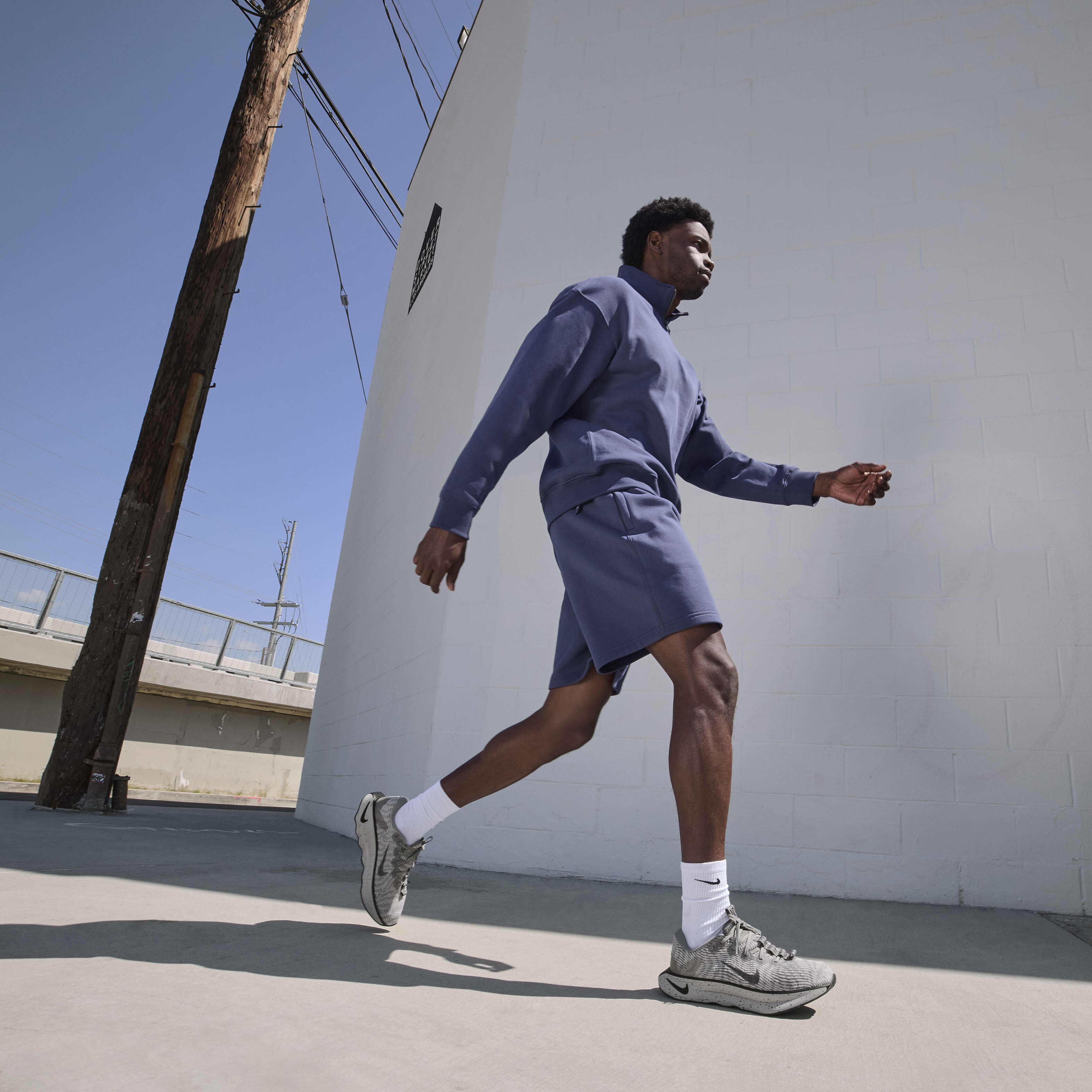 Nike Motiva image number 9