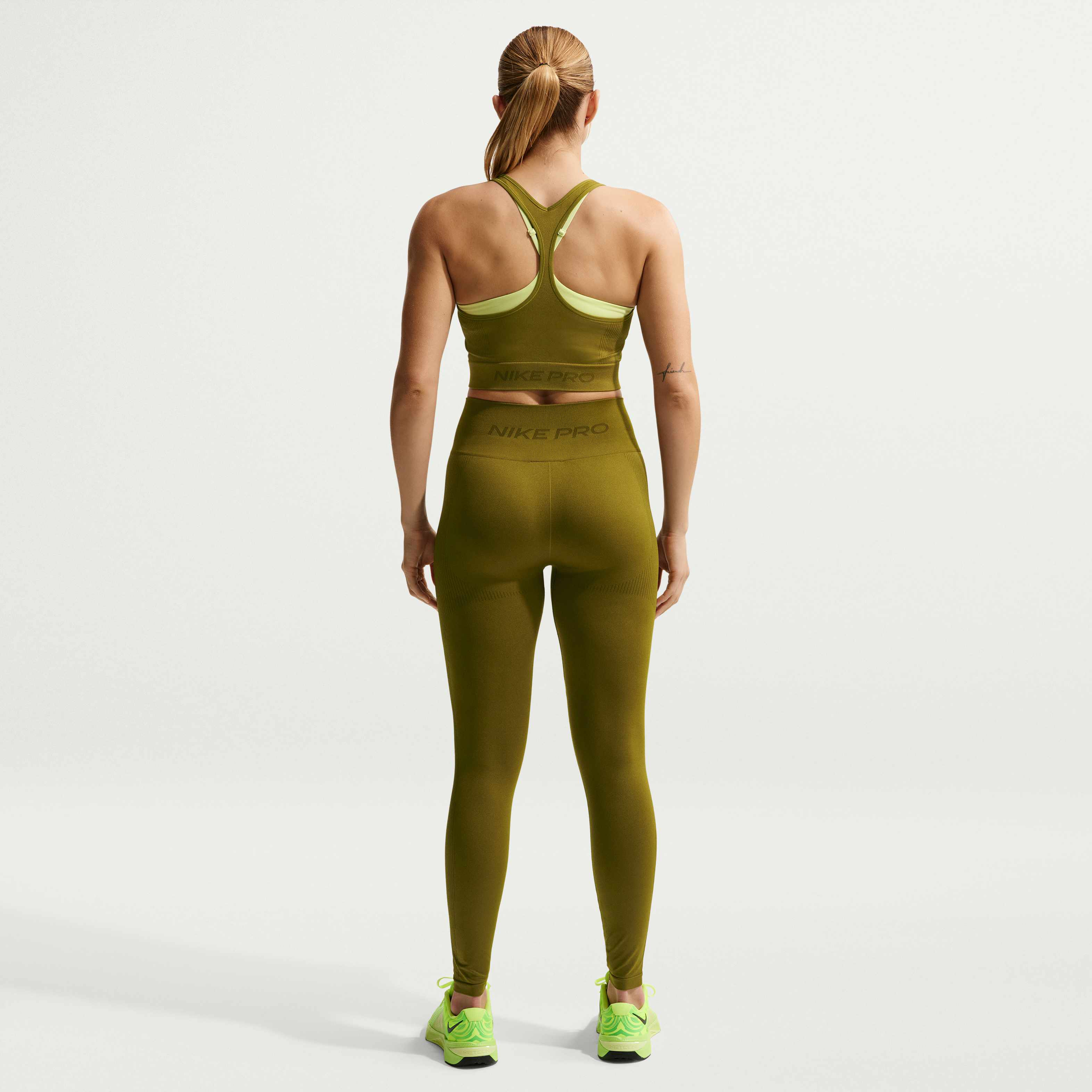 Nike Pro Seamless image number 4