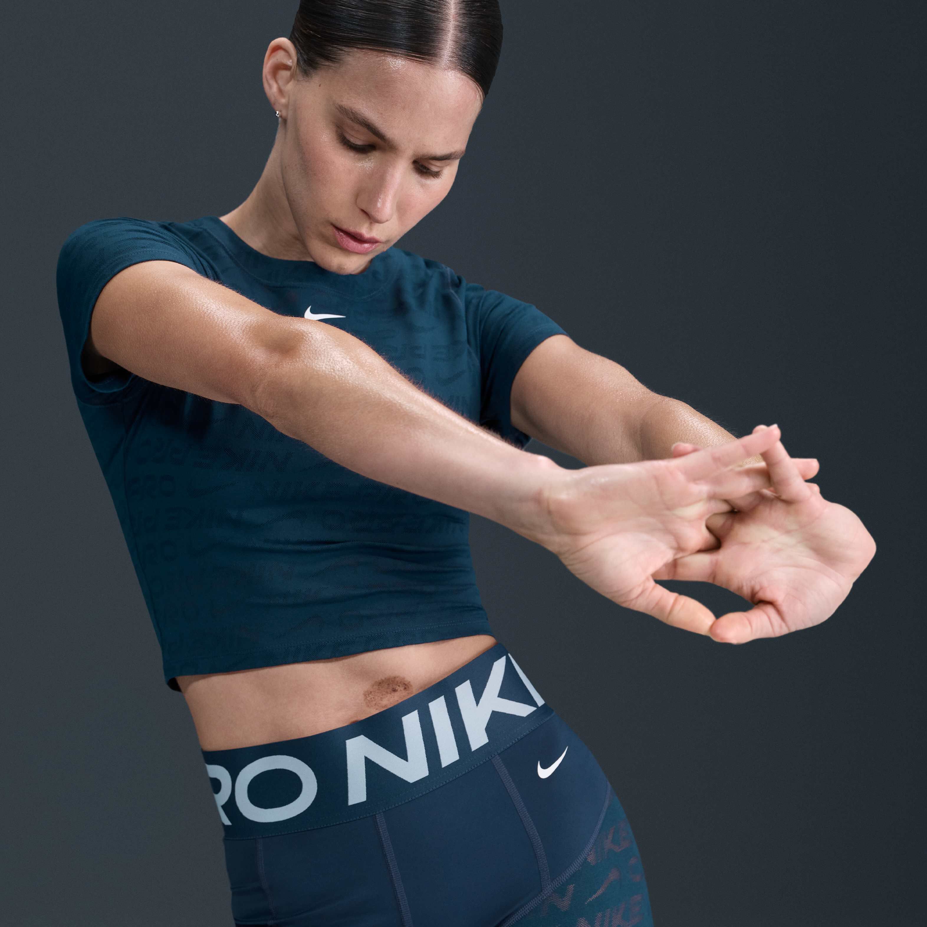 Nike Pro Sculpt image number 1