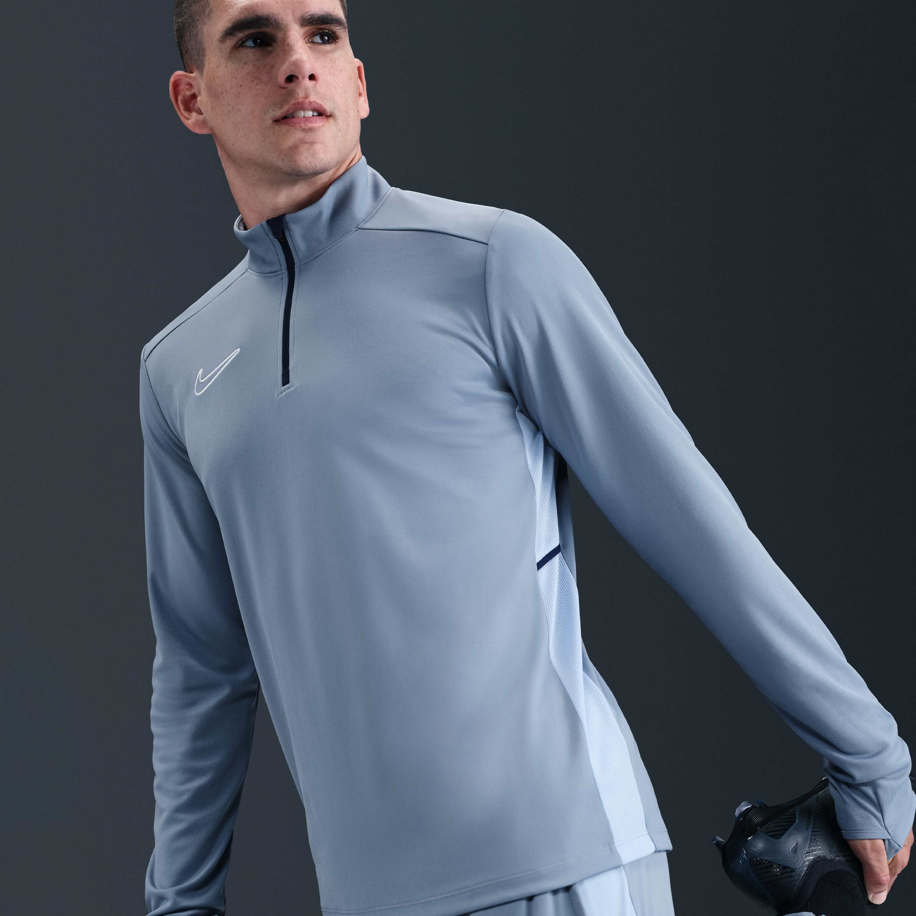 نايكي أكاديمي image number 2