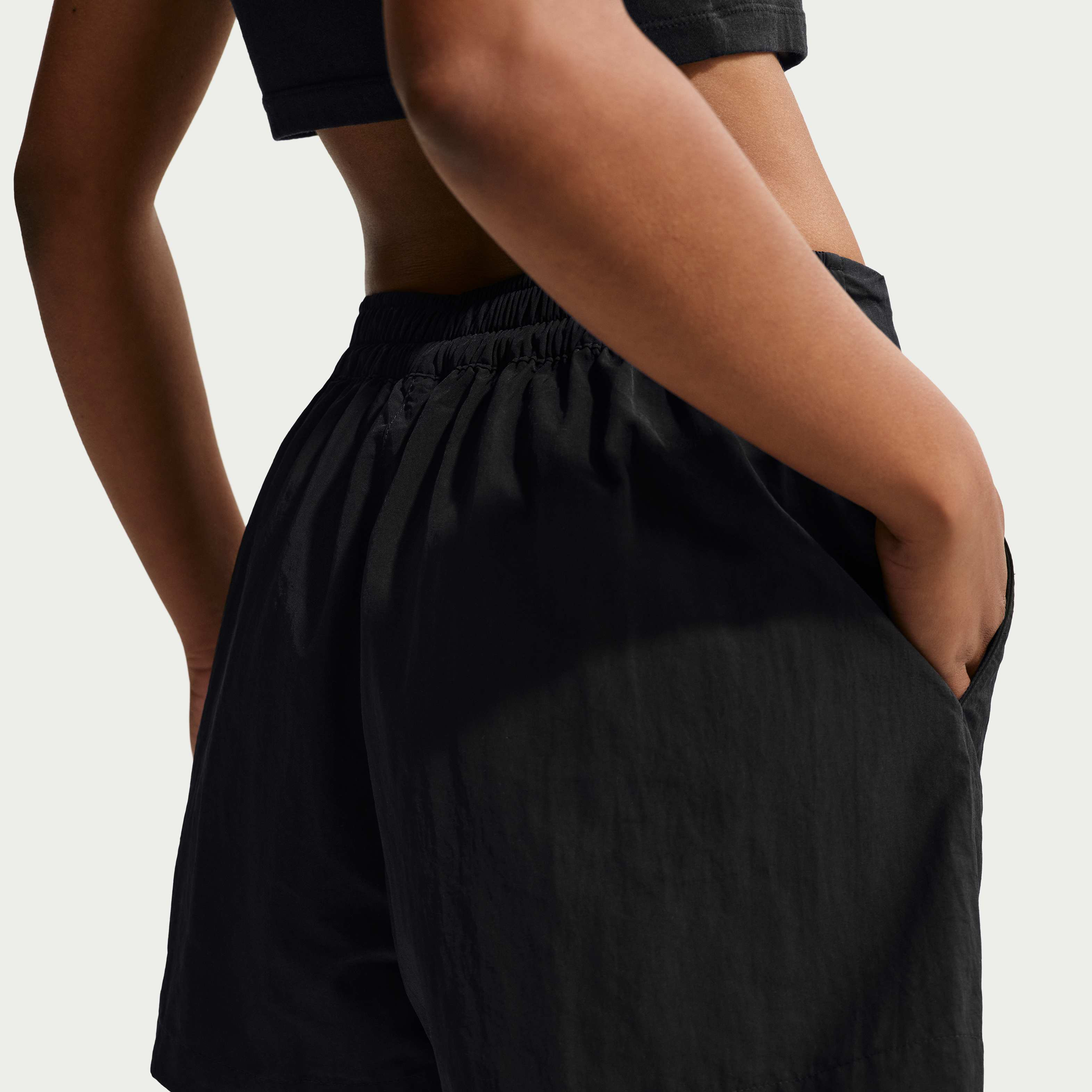 Nike Sportswear Essential image number 2