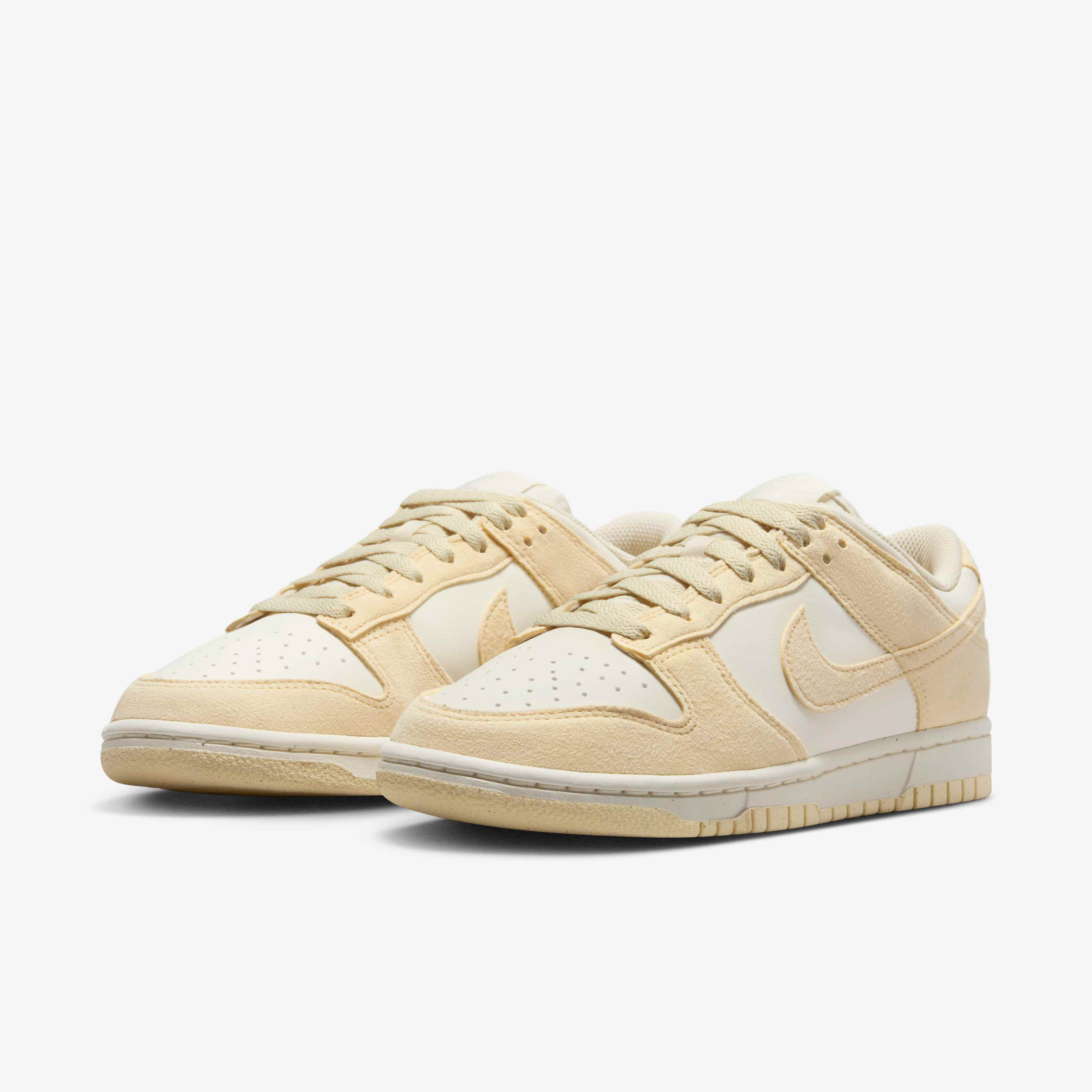 Nike Dunk Low image number 4
