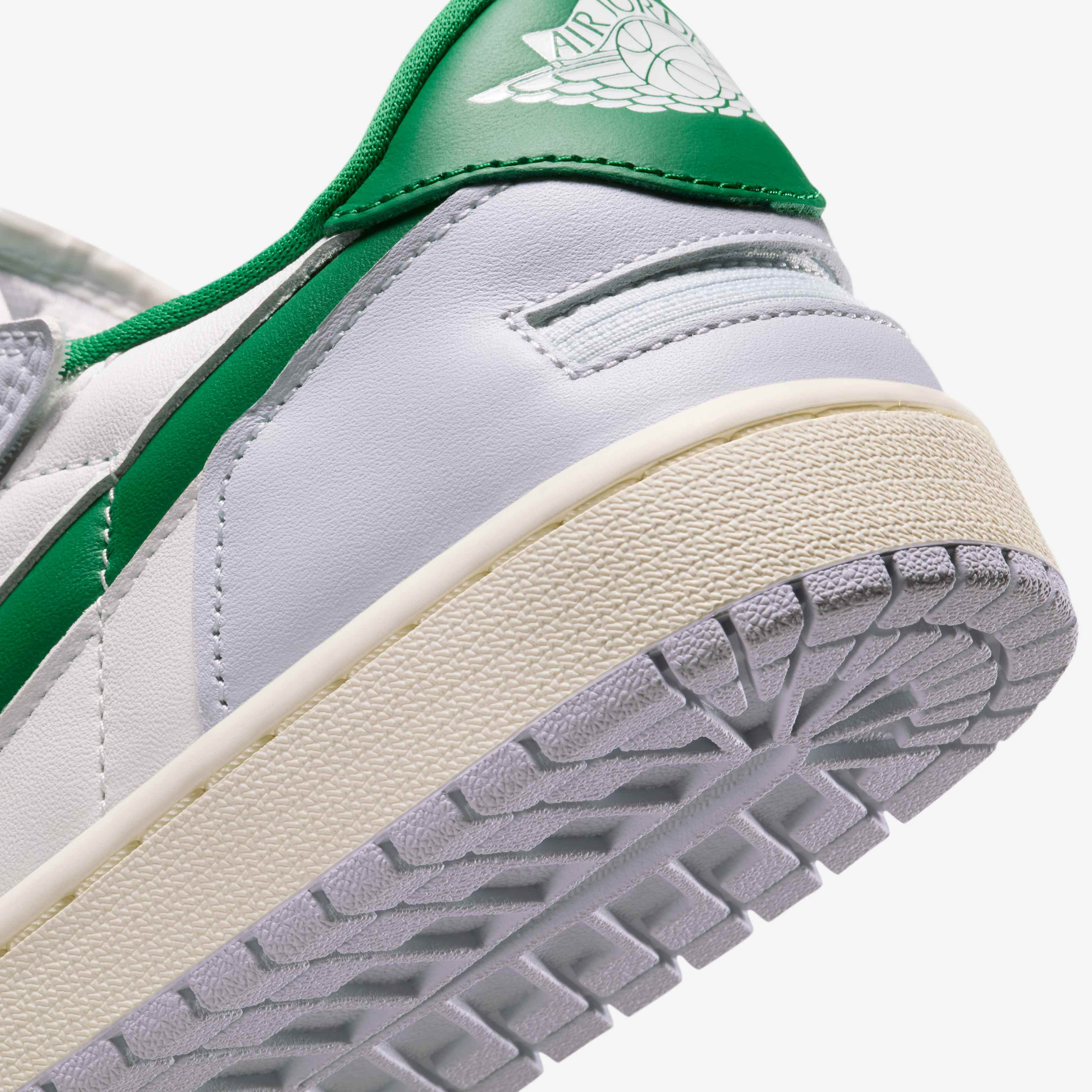 اير جوردن 1 لو ايزي اون image number 7