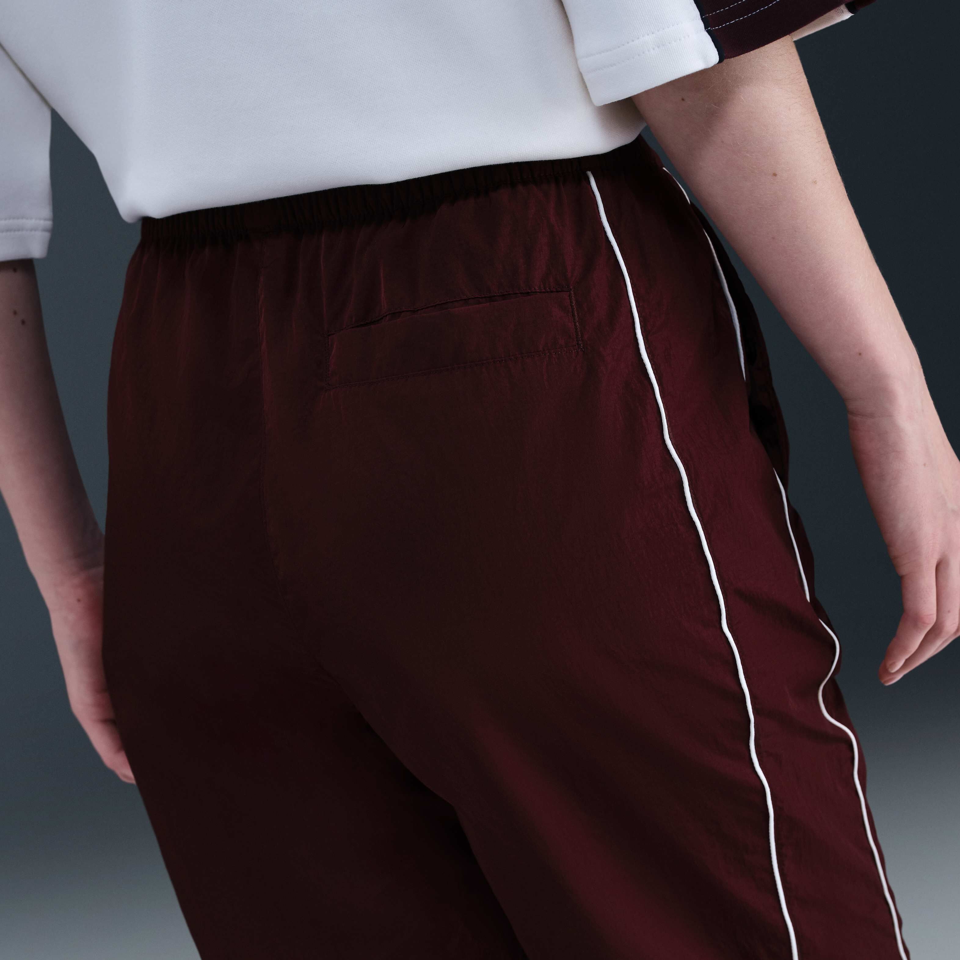 نايكي ويندرانر image number 2