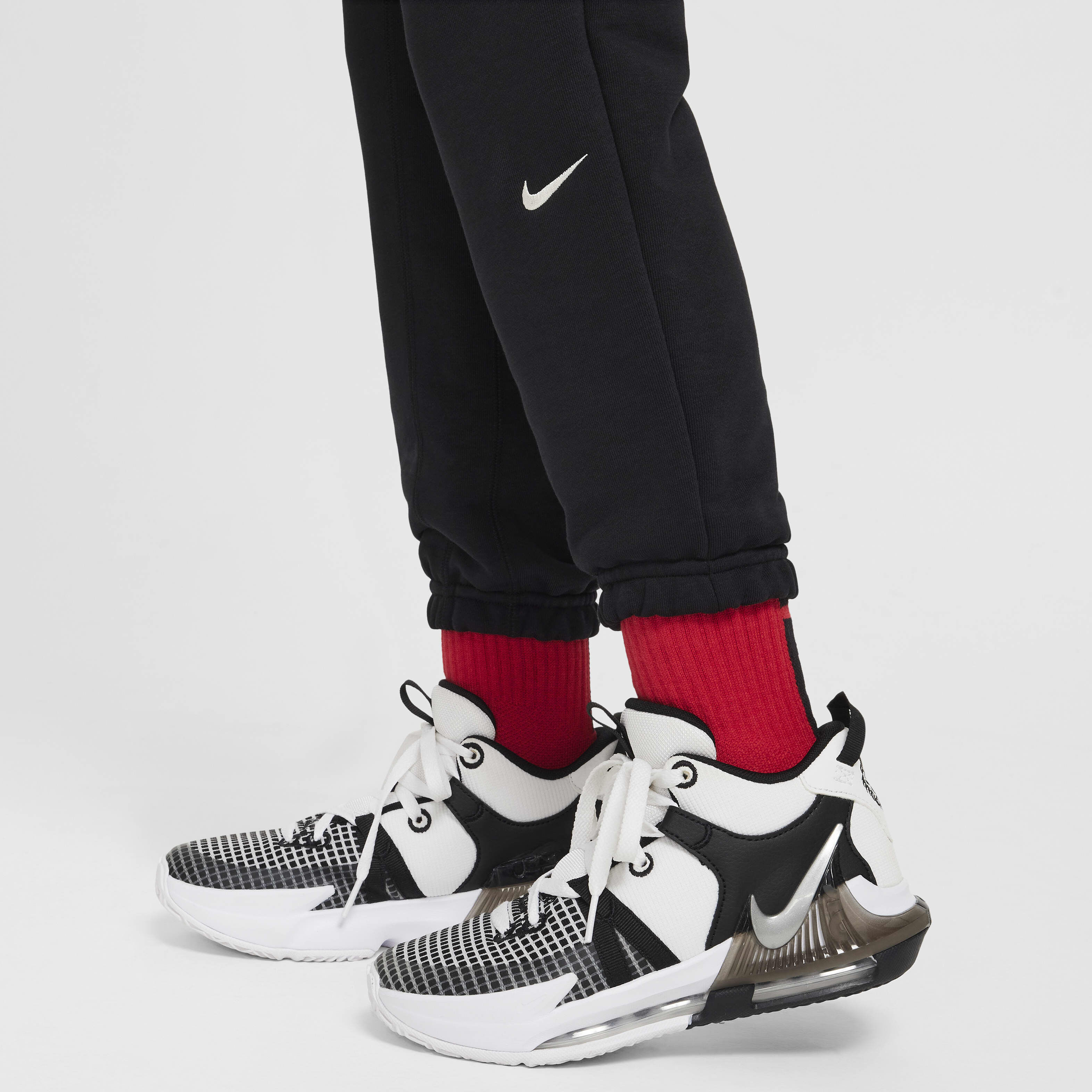 Nike Standard Issue image number 5