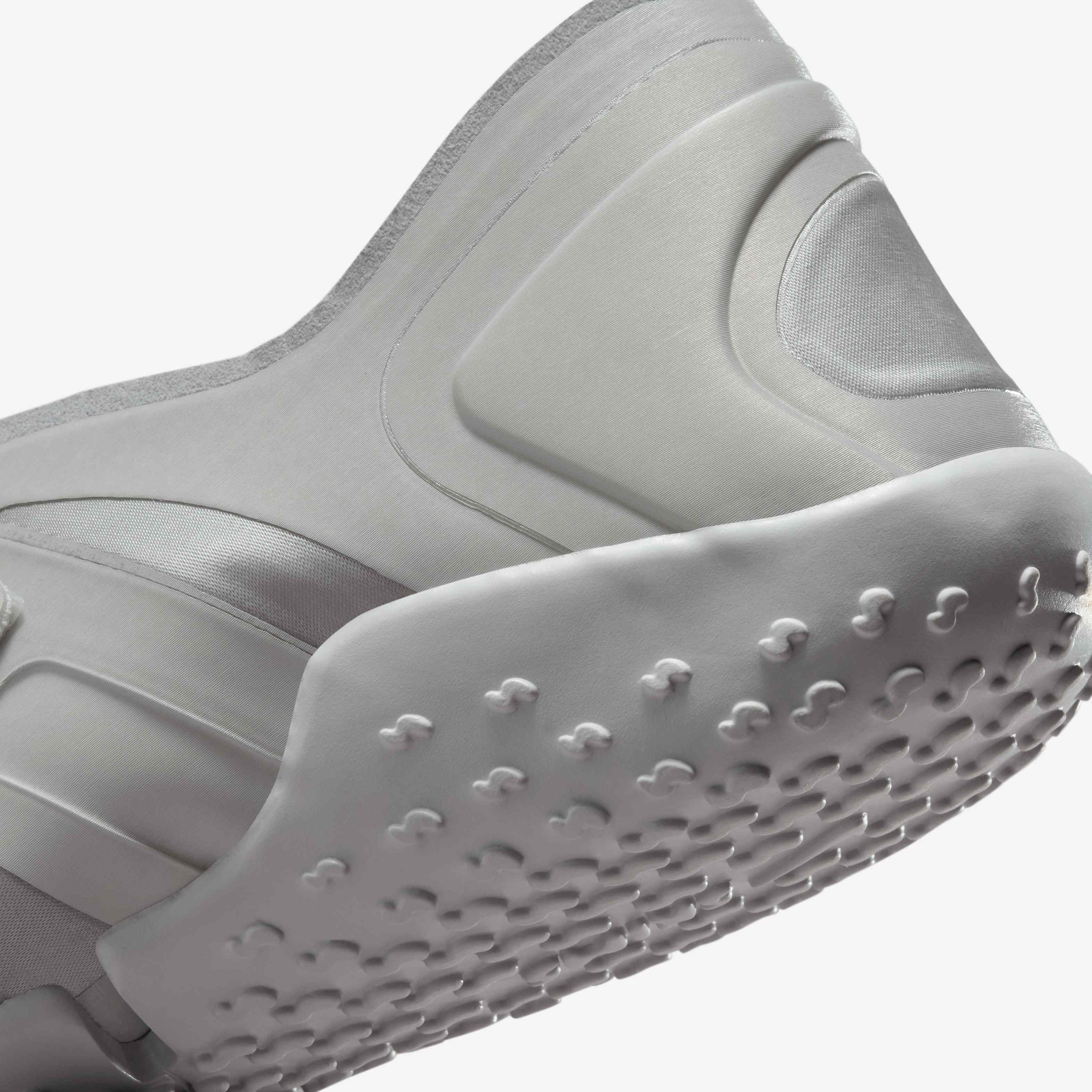 NikeSKIMS Rift Satin image number 7