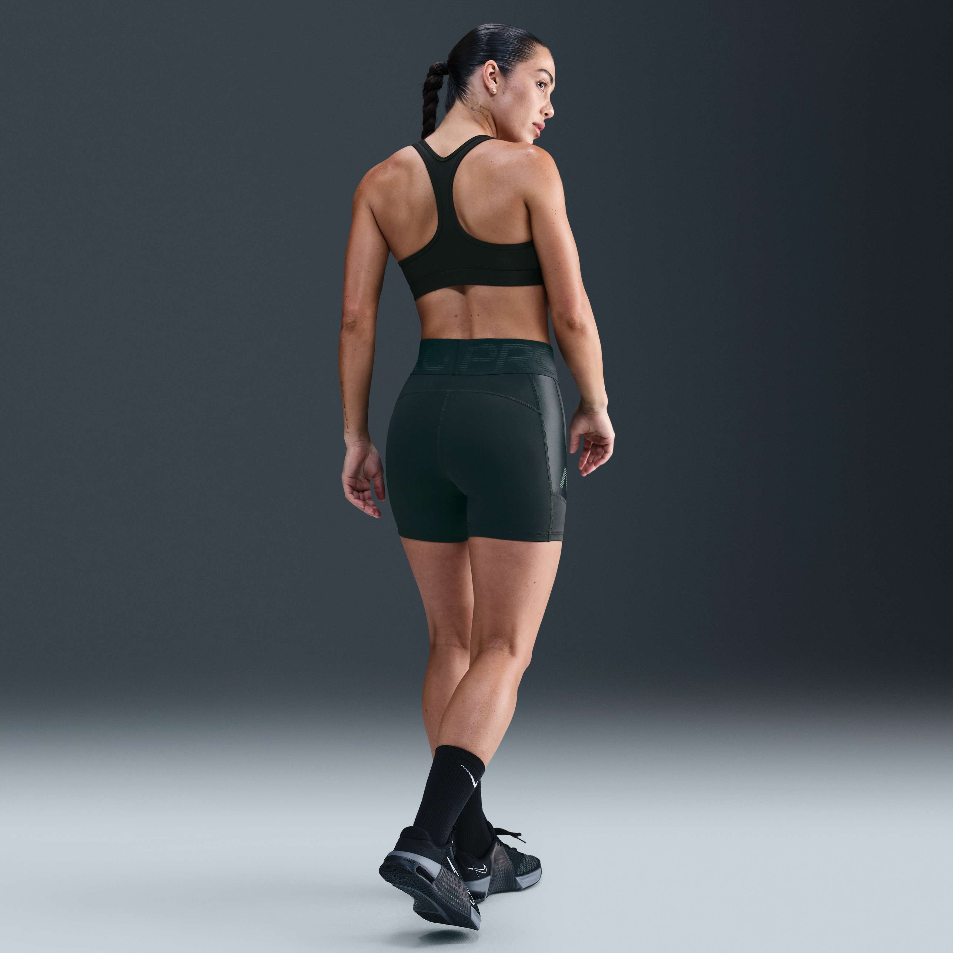 Nike Pro Sculpt image number 3