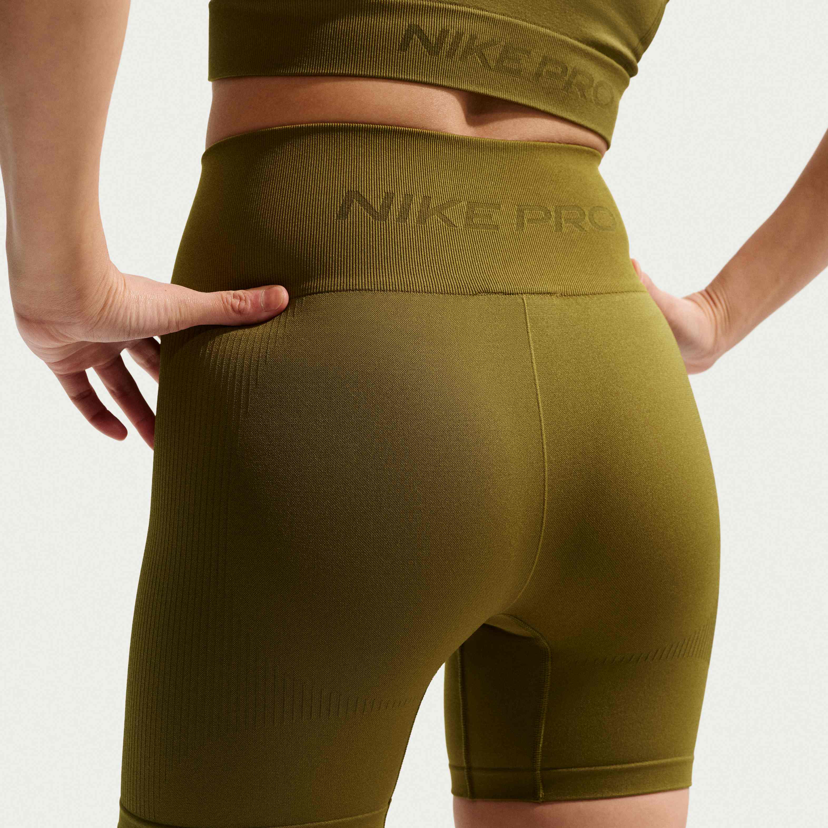 Nike Pro Seamless image number 2
