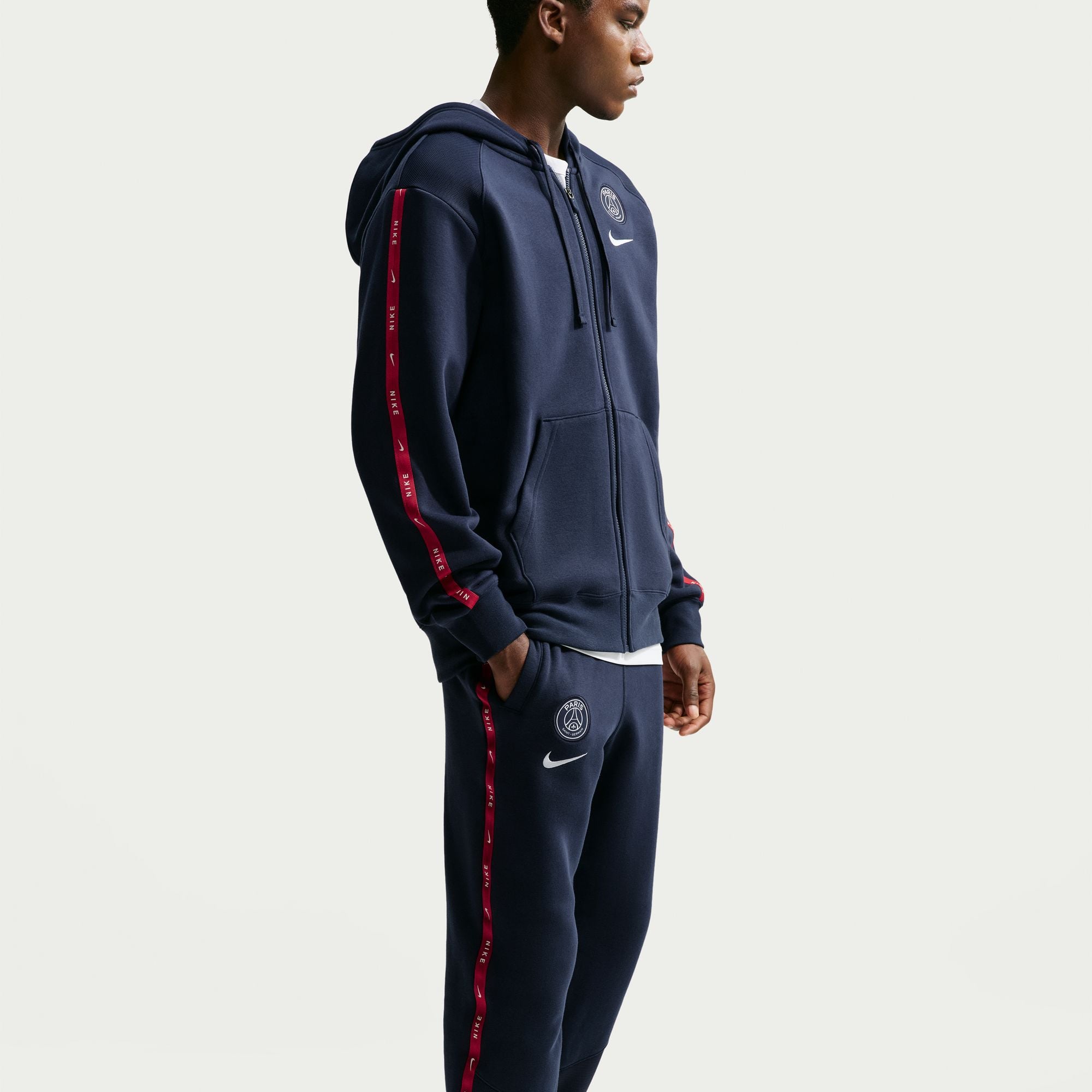 Paris Saint-Germain City Side image number 4
