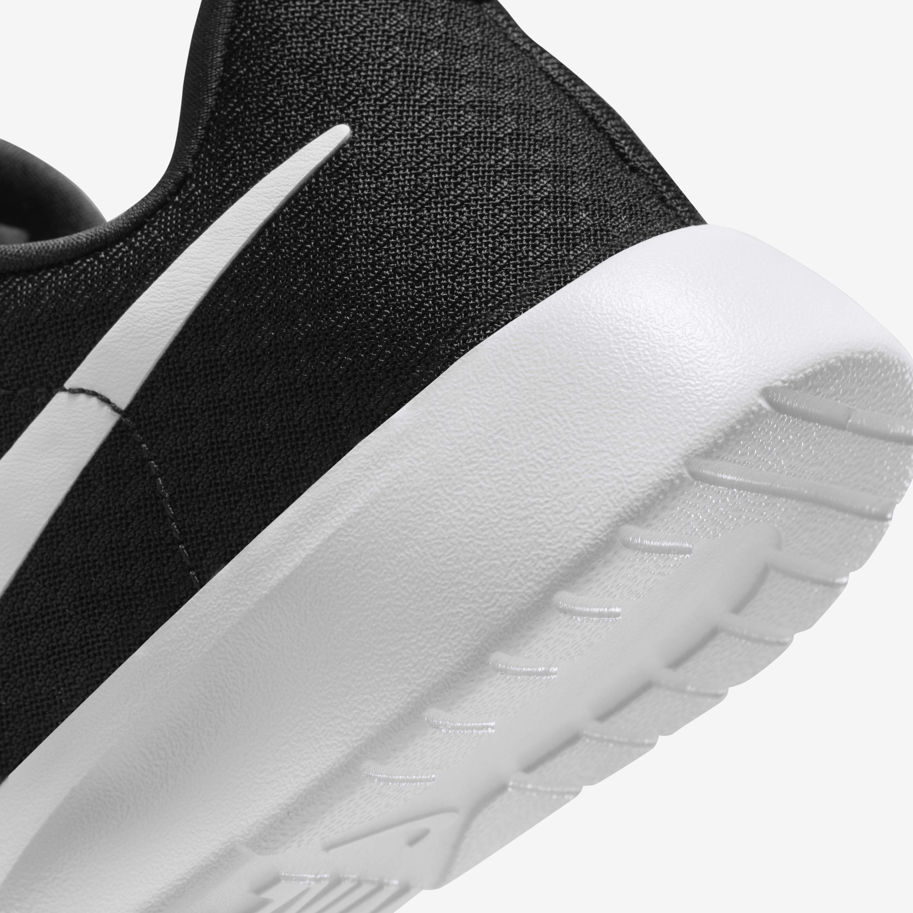 Nike tanjun 5y shop