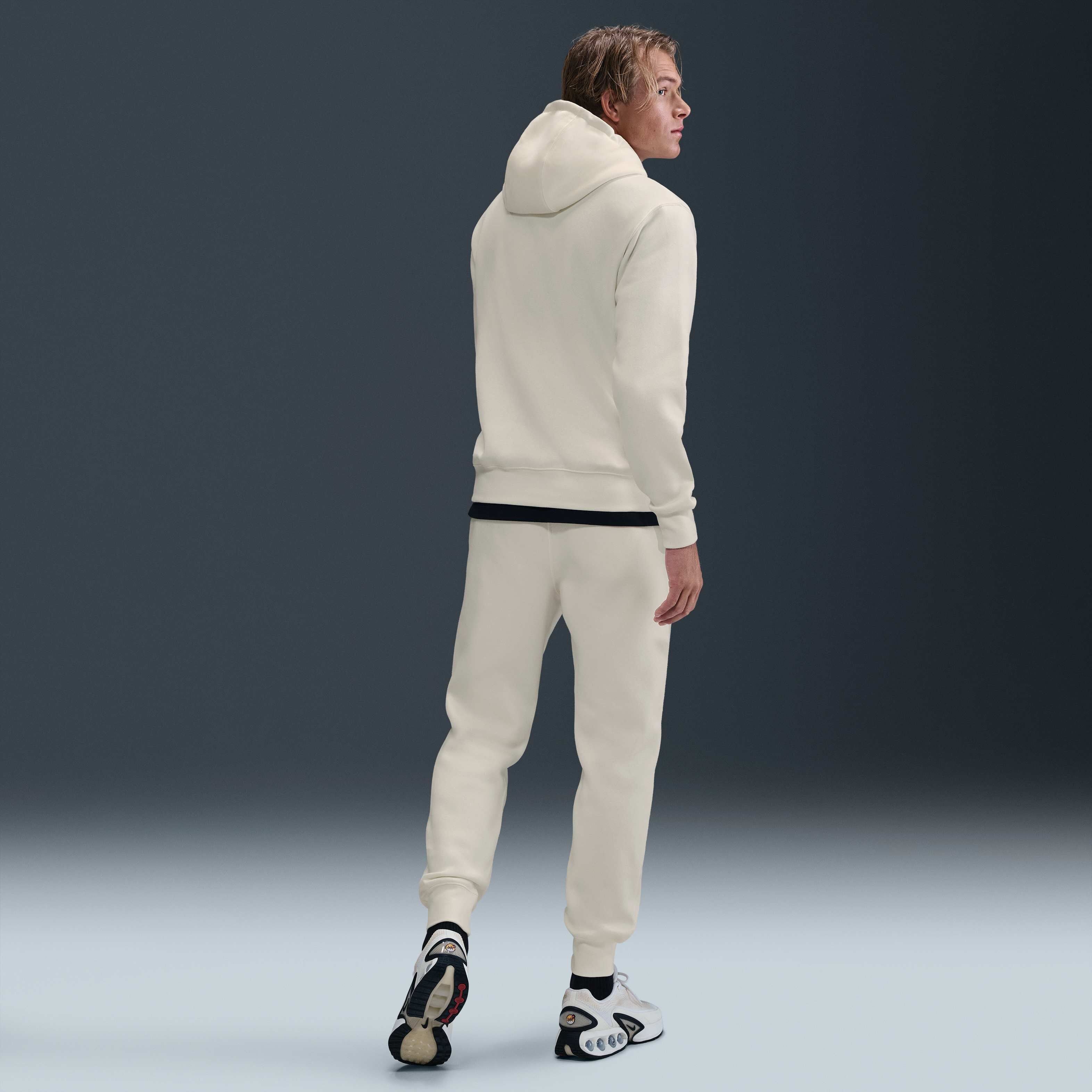 Nike Sportswear Club image number 3