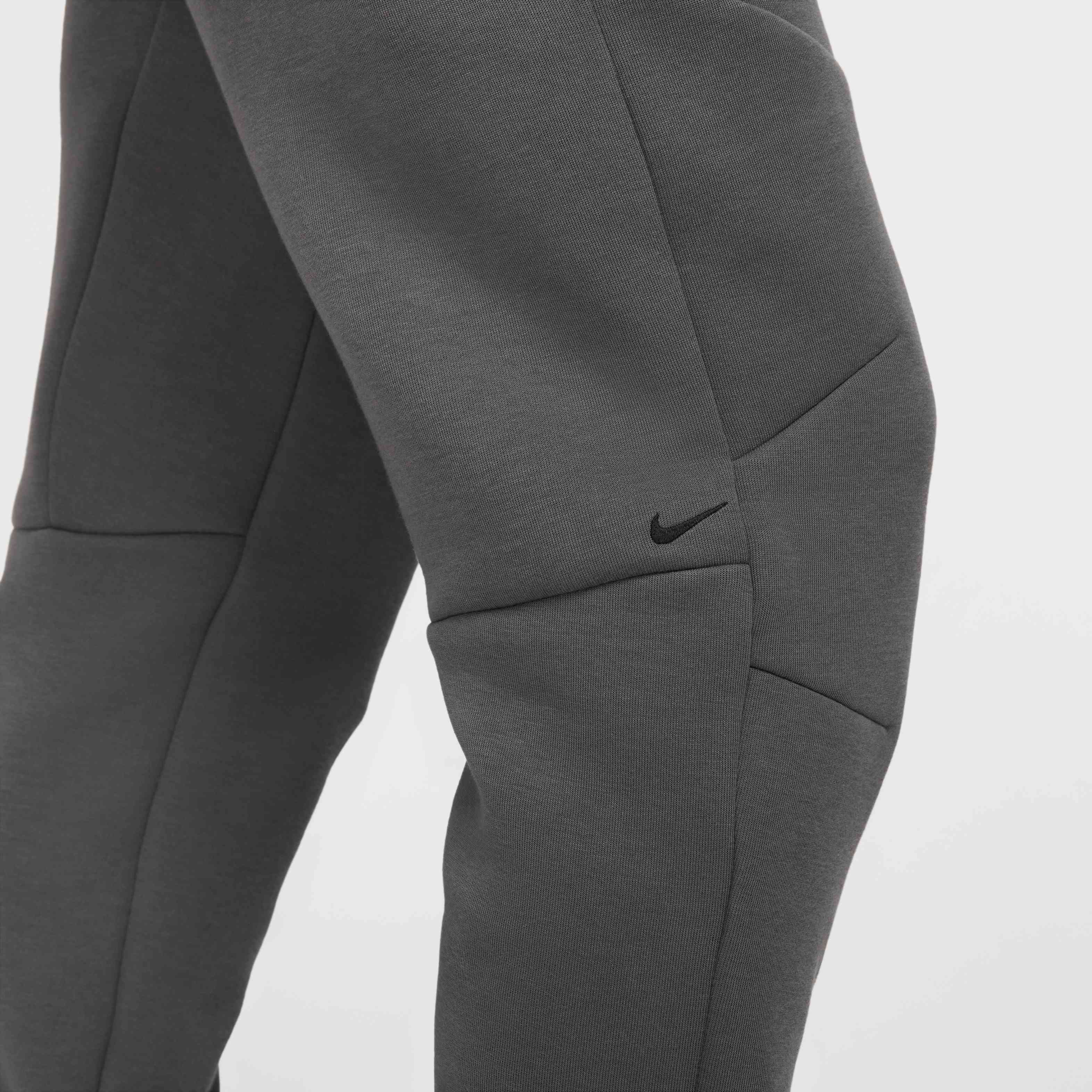 Nike Sportswear Tech image number 4