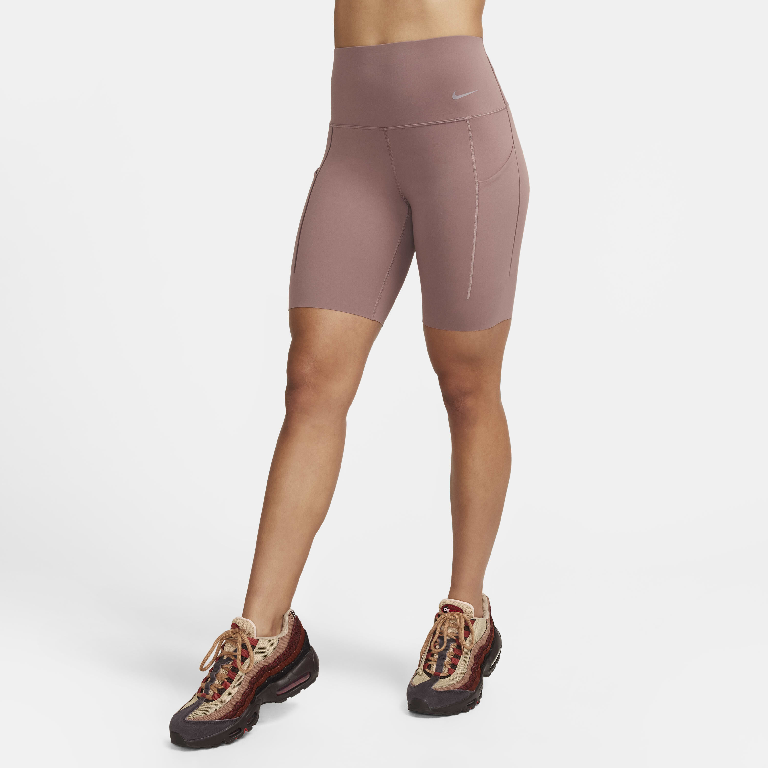 نايكي يونيفرسا image number 1