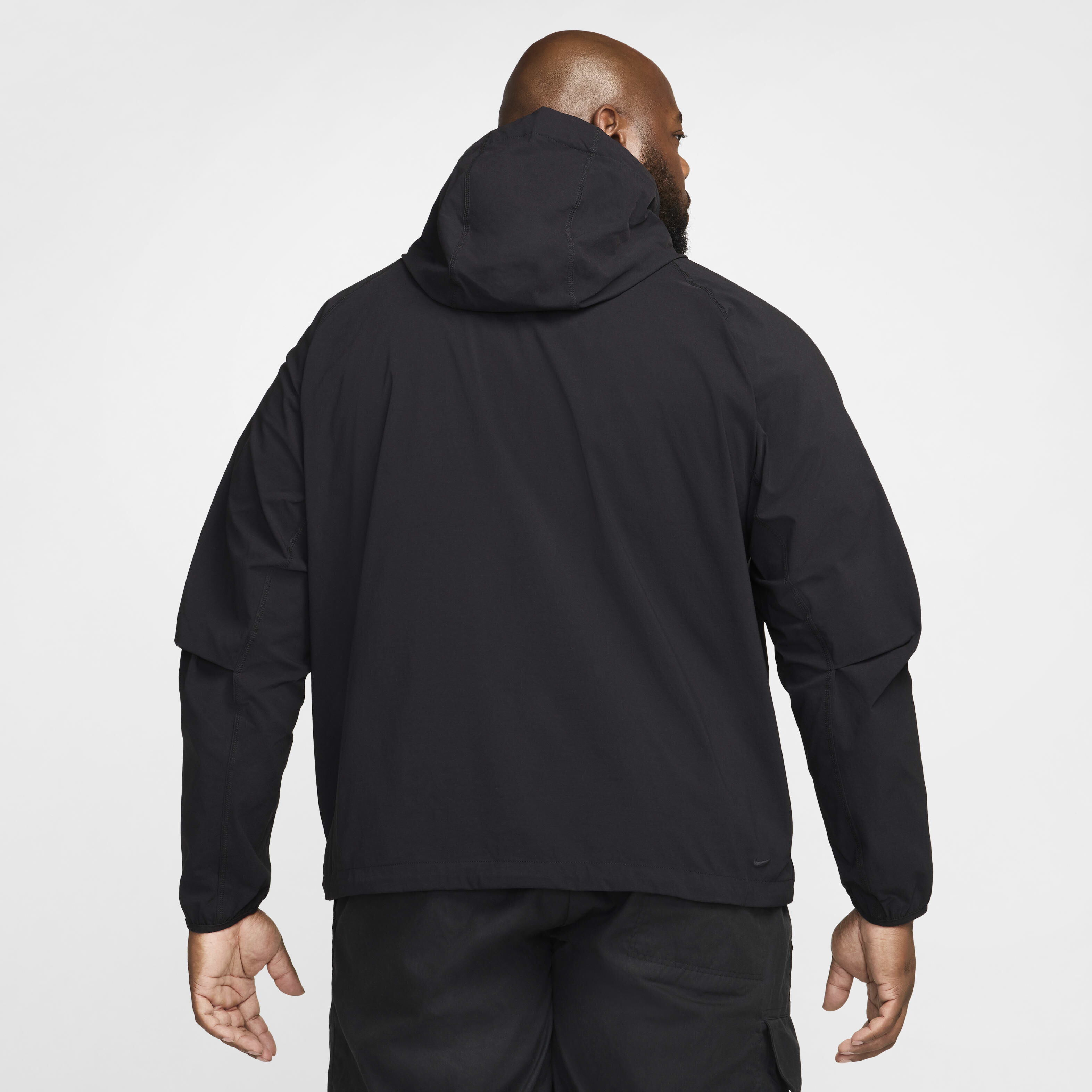 نايكي تك ويندرانر image number 11