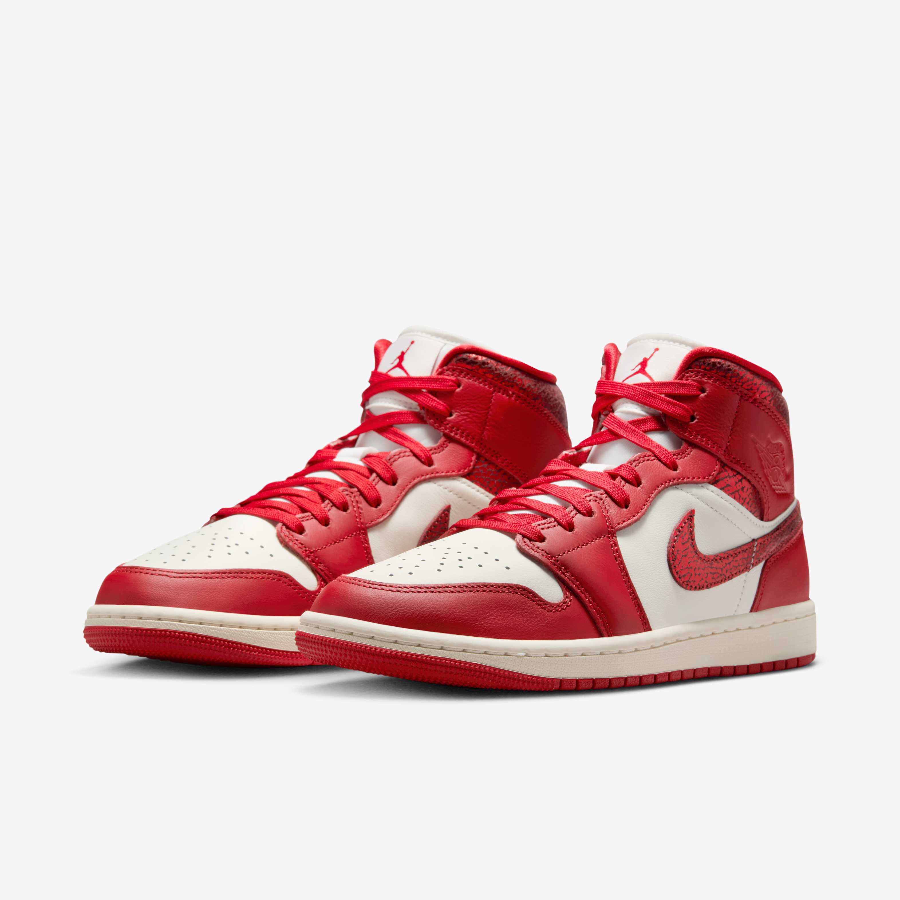 Air Jordan 1 Mid SE image number 4
